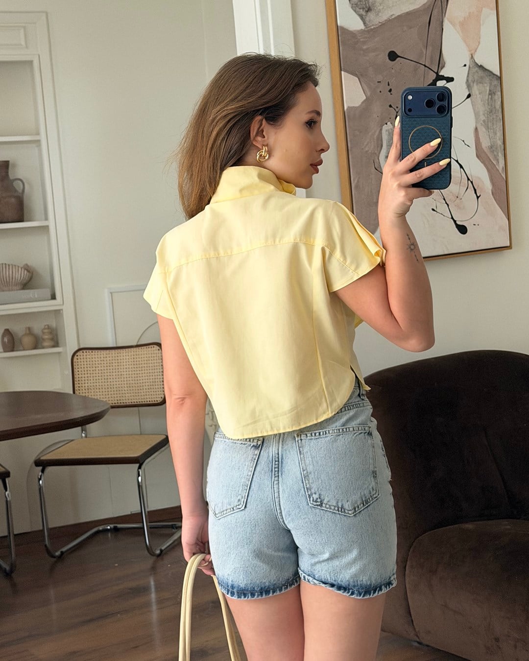 Sarı Düğme Detaylı Crop Bluz