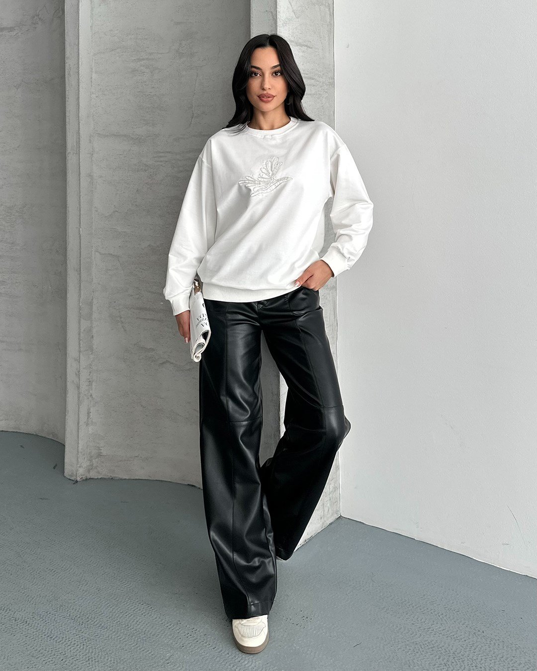Taş Detaylı Unisex Beyaz Sweatshirt
