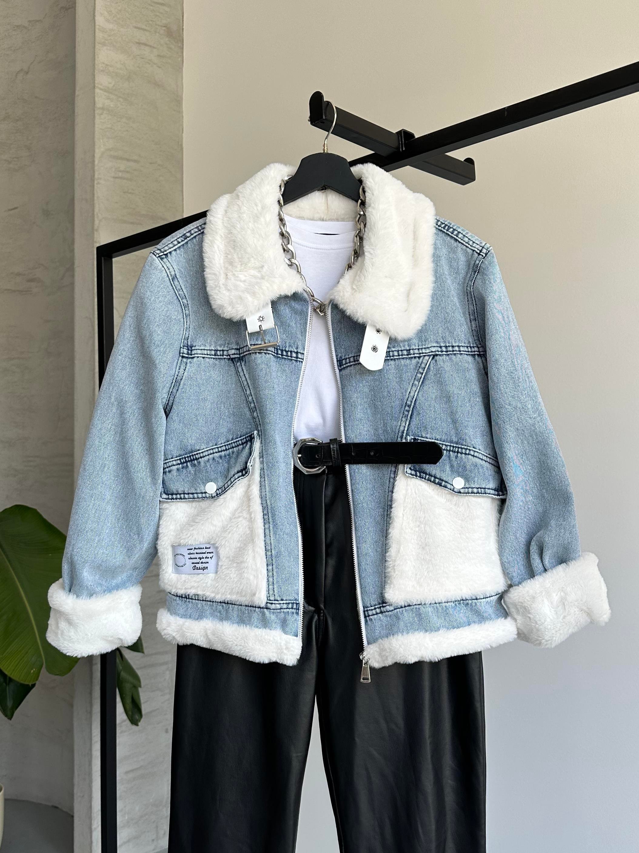 Yaka Kemerli Beyaz Cepli Kot Ceket