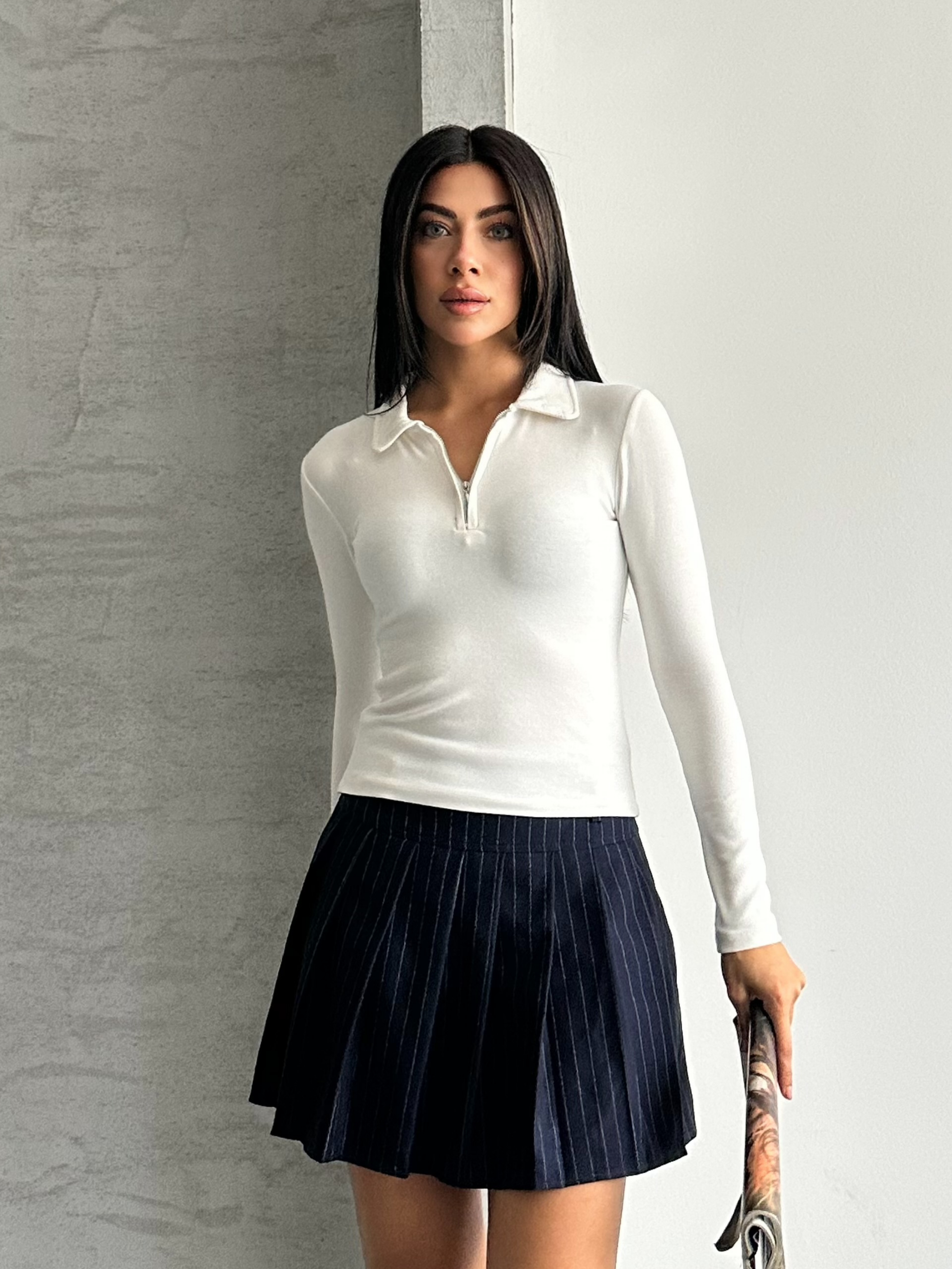 Yarım Fermuarlı Fit Beyaz Bluz