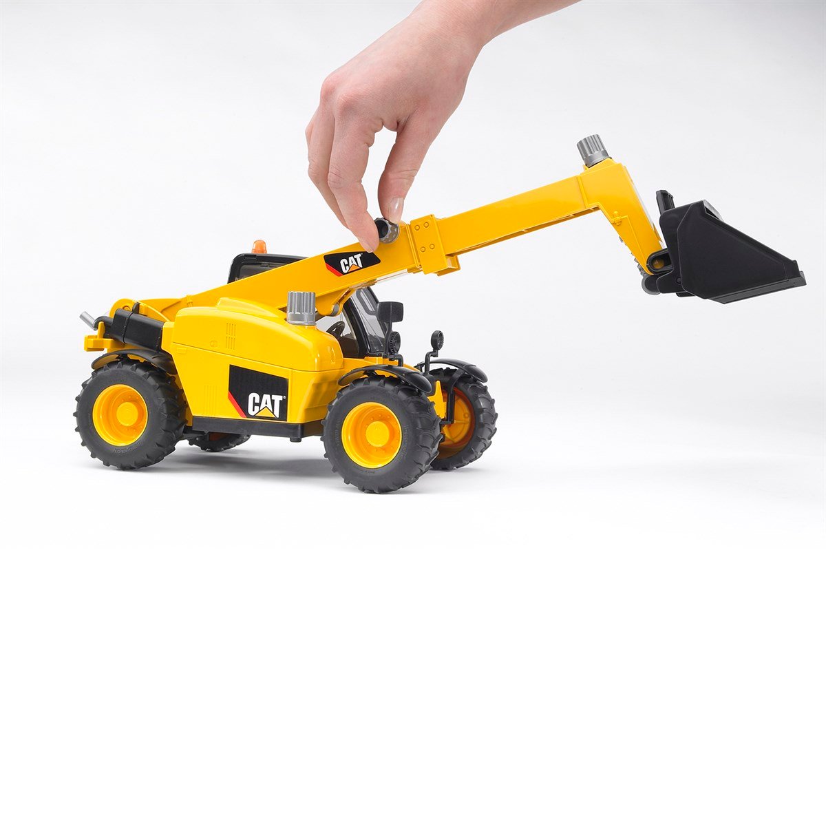 BRUDER Caterpıllar Teleskopik Kepçeli-BR02141