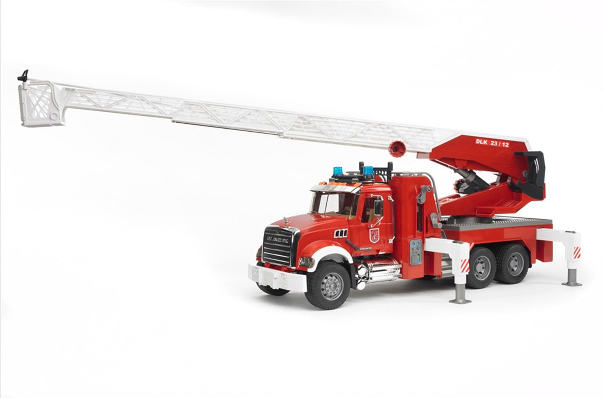 Bruder Mack Granite İtfaiye Aracı
