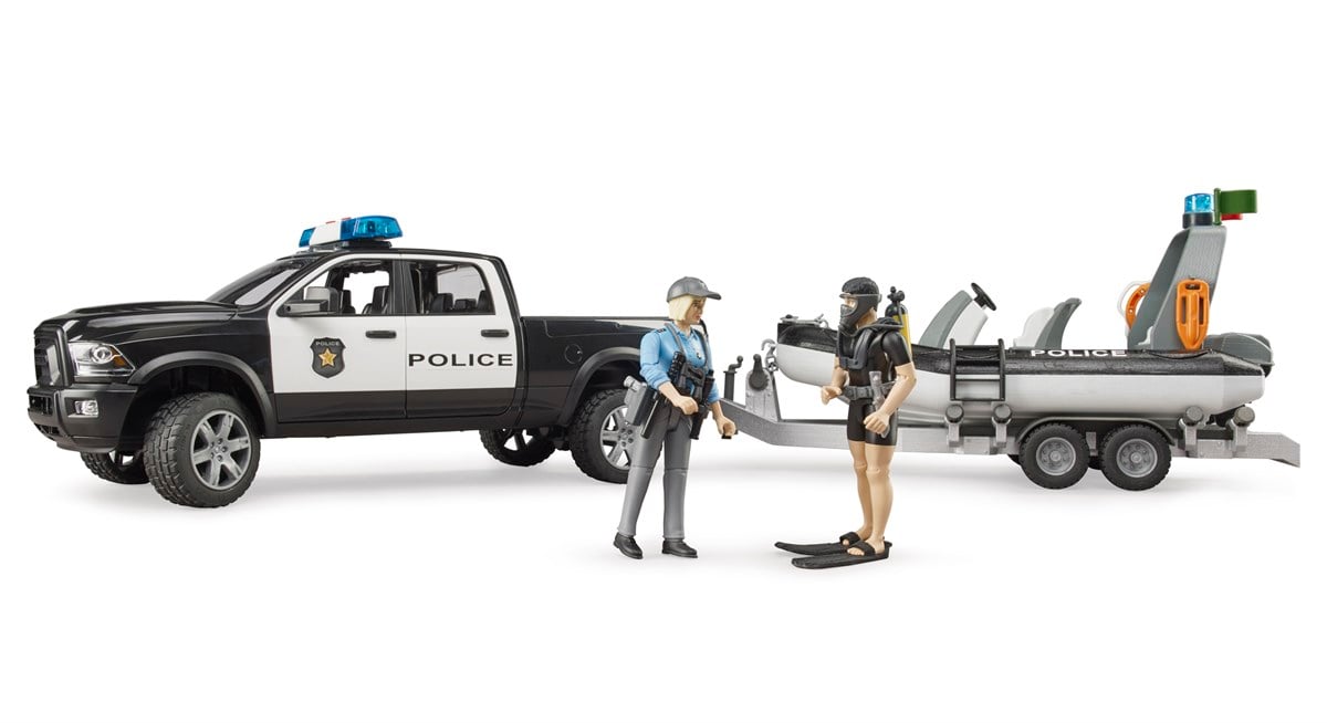 Bruder Ram 2500 Polis Aracı,Römork,Zodyak, 2 Figür Ve Aksesuarlar
