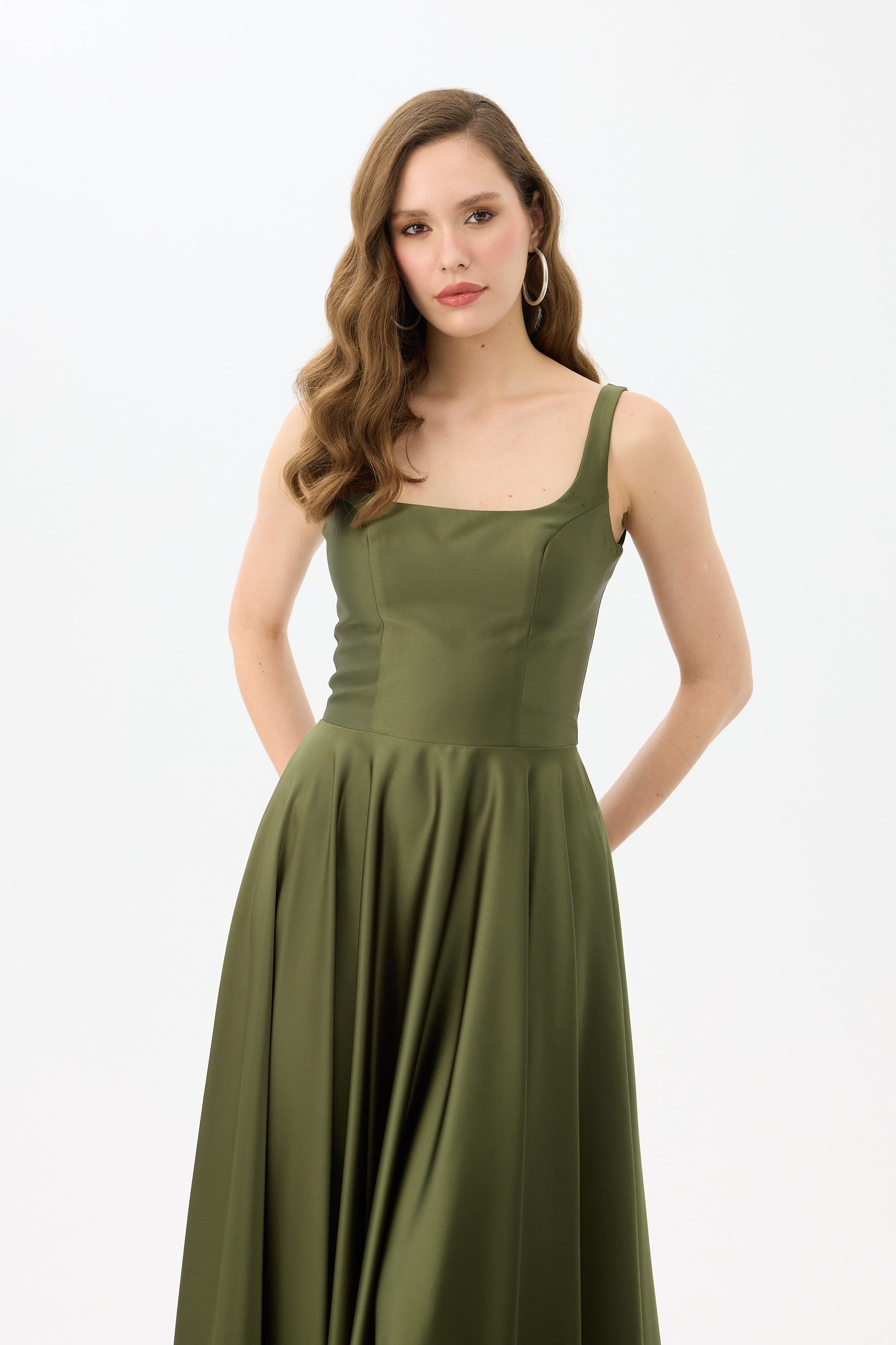 58131-12CARMENCarmen Haki Sırt Dekolteli Midi Saten Abiye Elbise