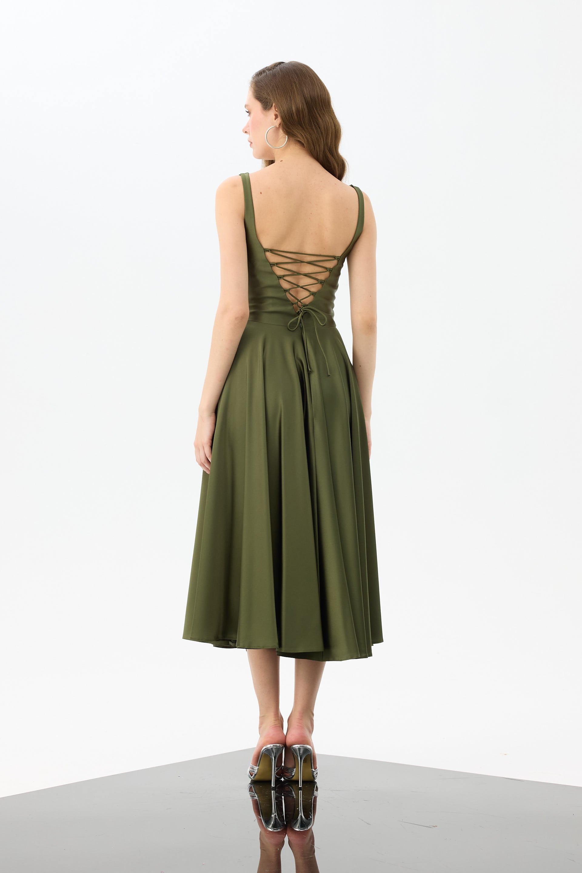 58131-12CARMENCarmen Haki Sırt Dekolteli Midi Saten Abiye Elbise