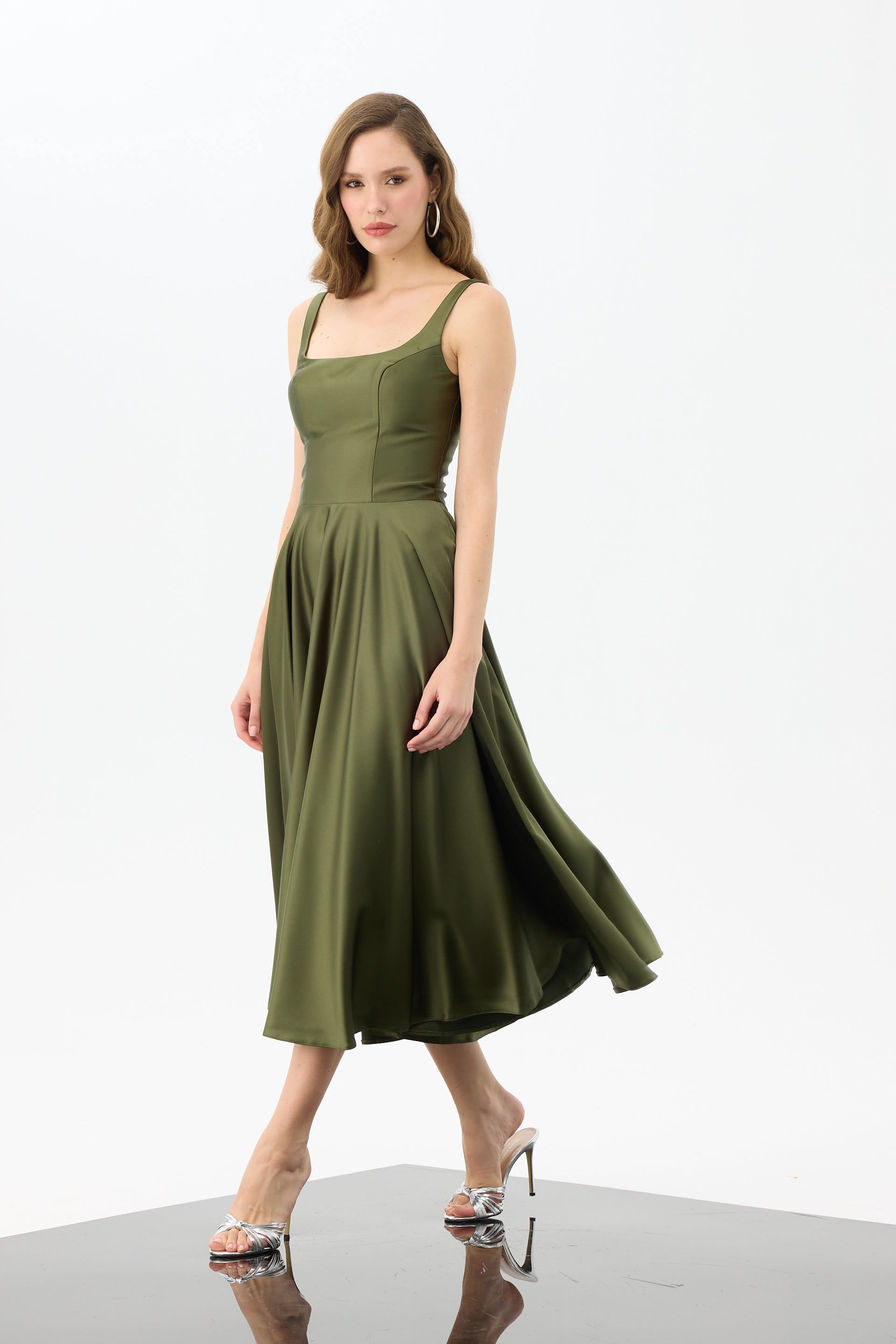 58131-12CARMENCarmen Haki Sırt Dekolteli Midi Saten Abiye Elbise