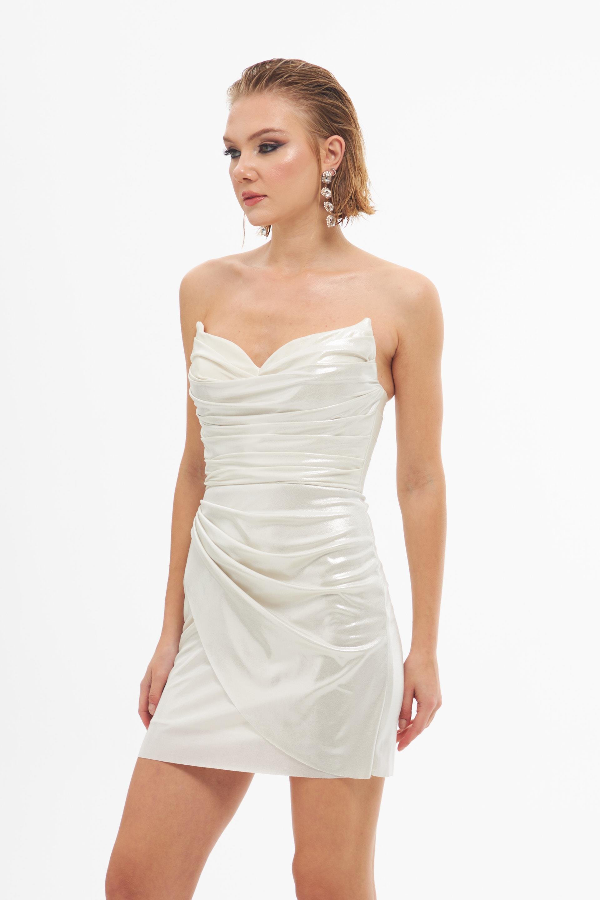 58345-6CARMENCarmen Ekru Parlak Örme Straplez Kısa Nikah Elbisesi