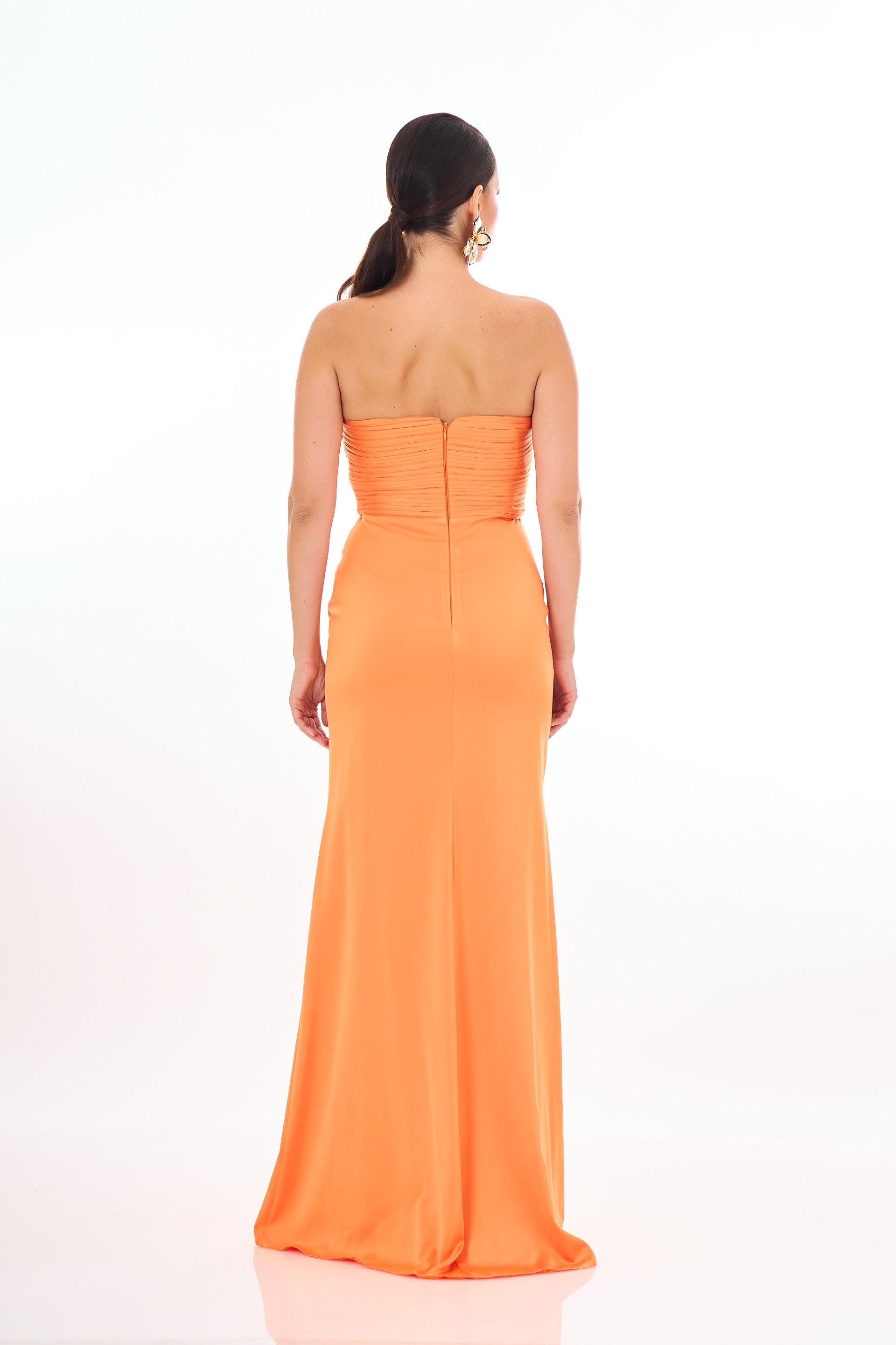 58363-106CARMENCarmen Orange Dekolteli Yırtmaçlı Saten Abiye Elbise