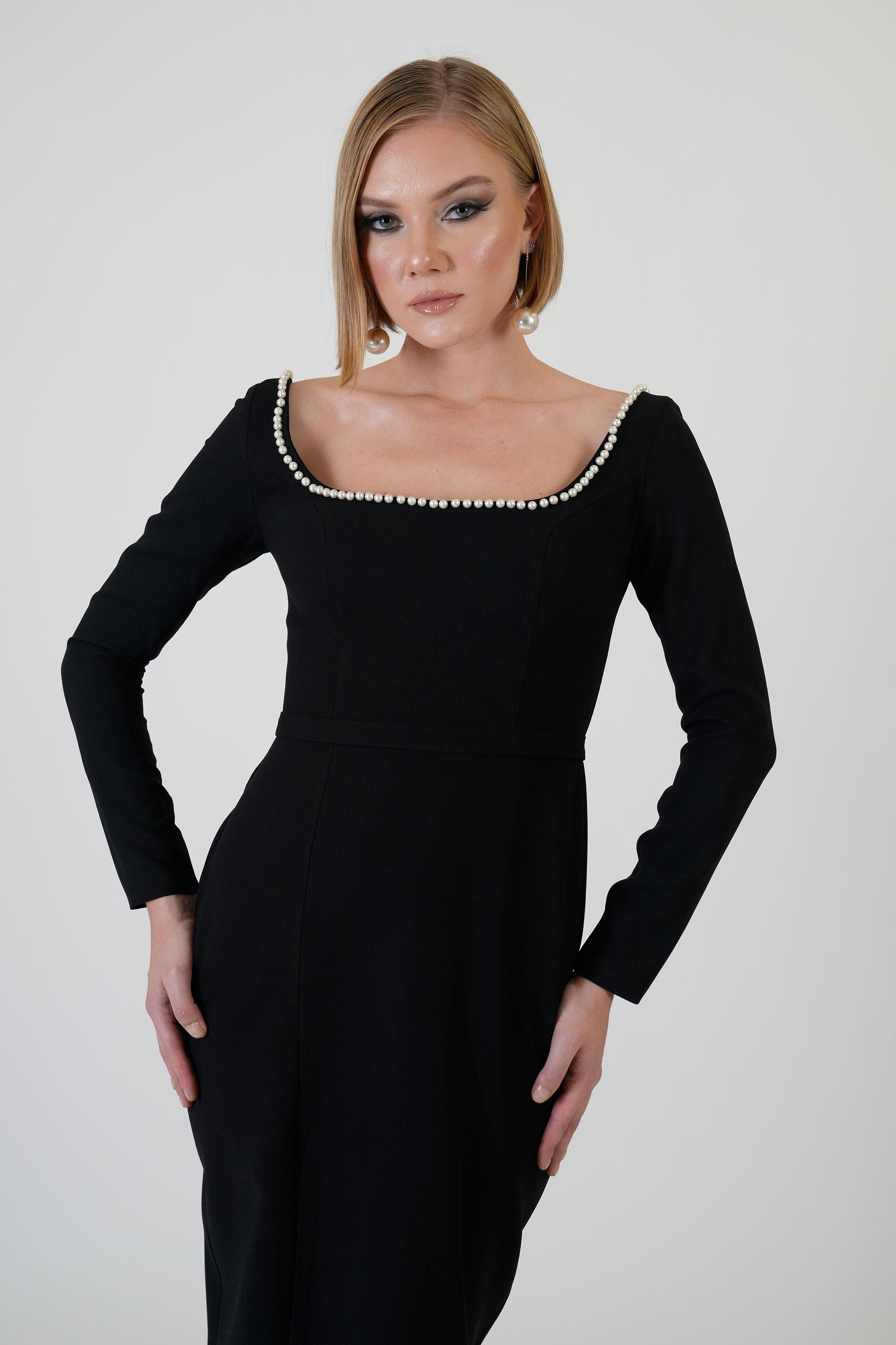 58382-27CARMENCarmen Siyah Önü İncili Yırtmaçlı Krep Abiye Elbise