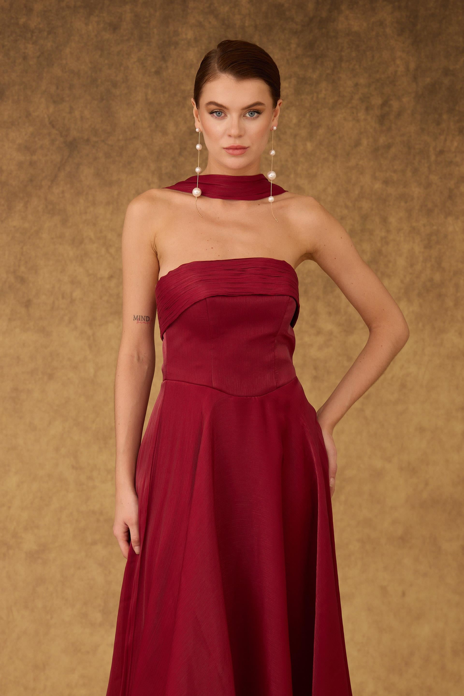 58491-3CARMENCarmen Bordo Straplez Şallı Saten Abiye Elbise