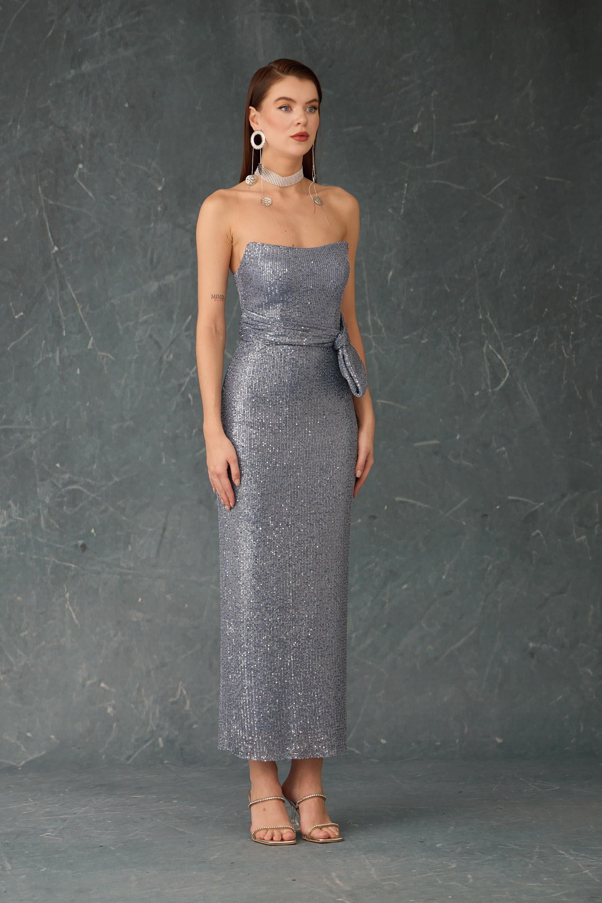 58500-54CARMENCarmen İndigo Straplez Midi Payetli Abiye Elbise