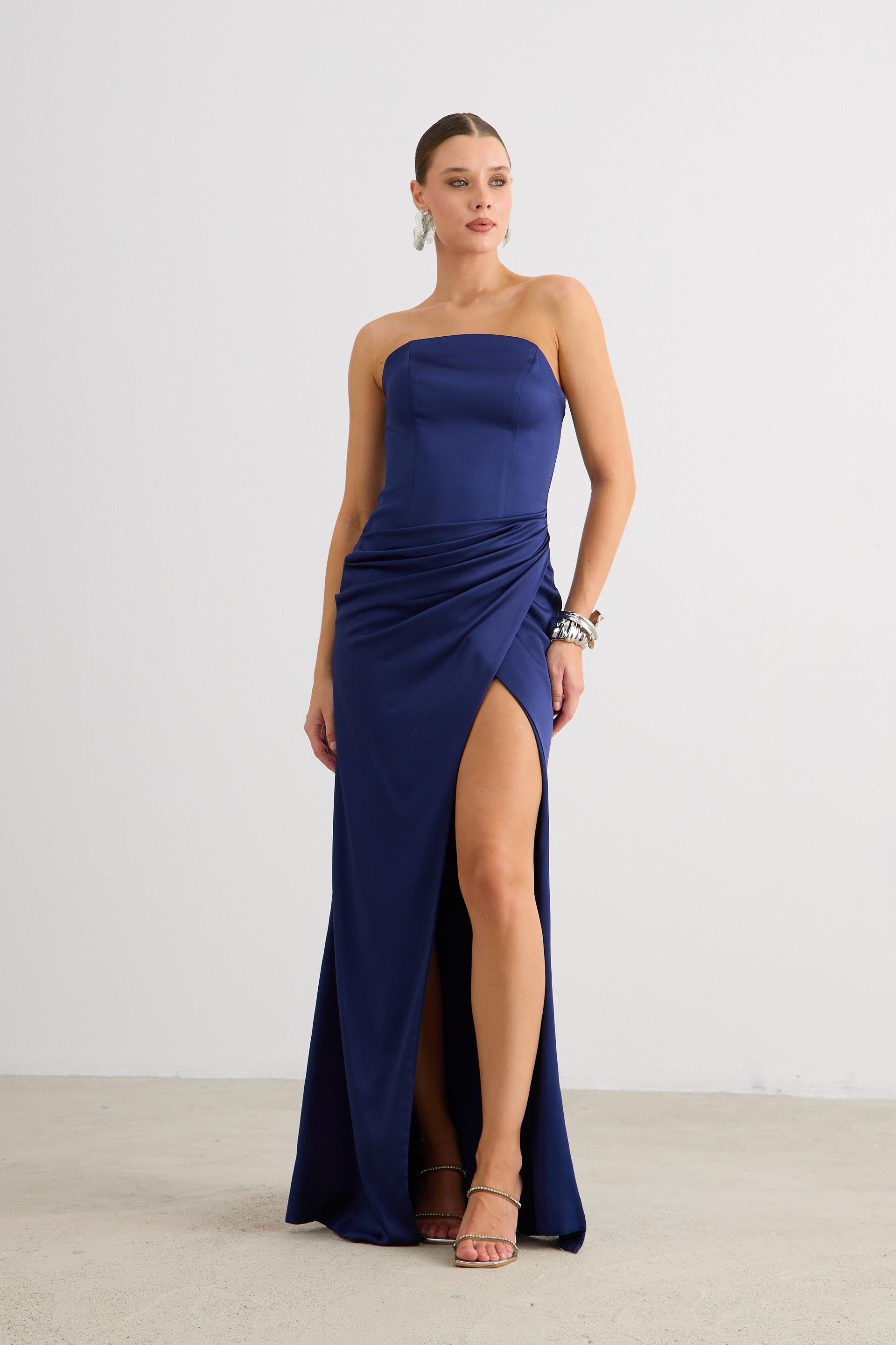 58518-14CARMENCarmen Lacivert Yırtmaçlı Saten Abiye Elbise