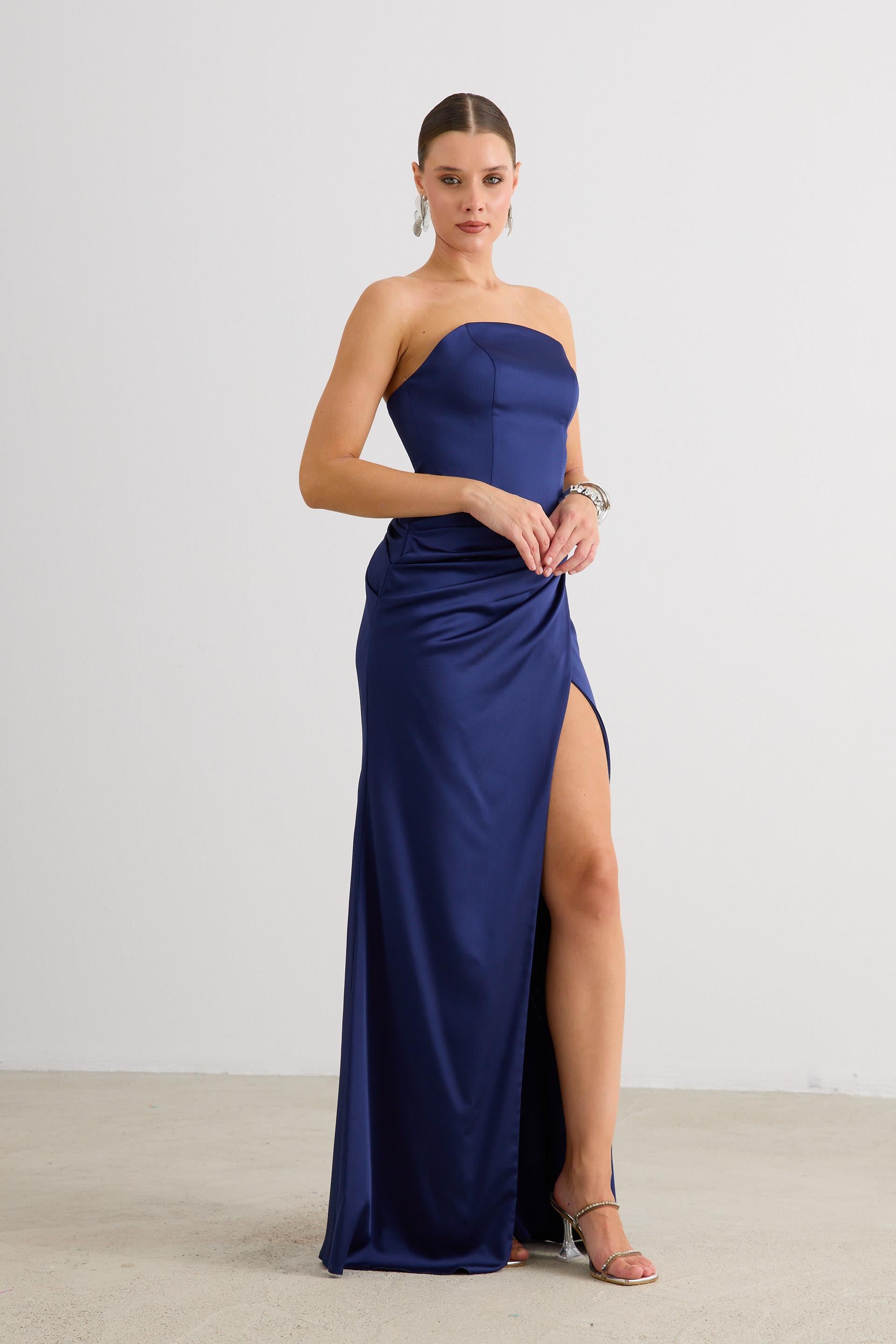 58518-14CARMENCarmen Lacivert Yırtmaçlı Saten Abiye Elbise