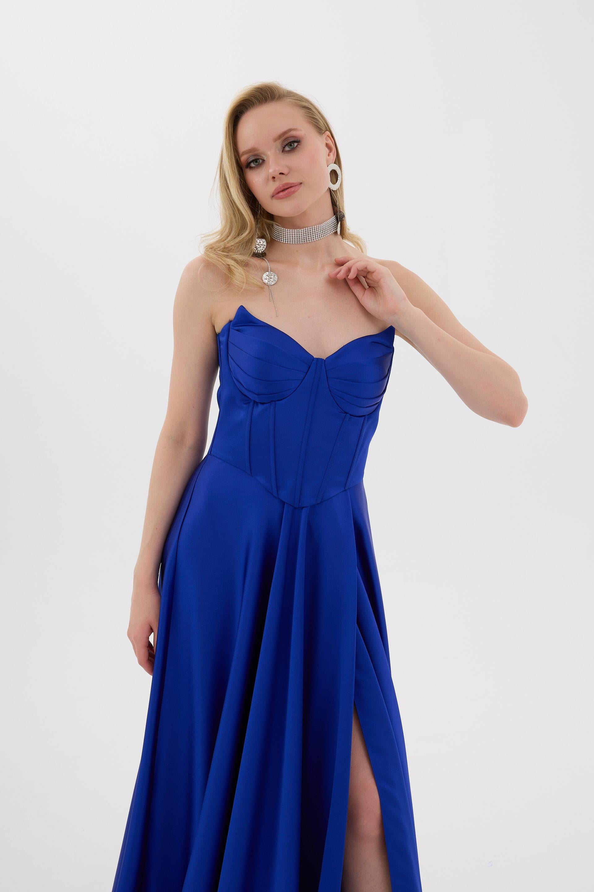 58528-25CARMENCarmen Saks Yırtmaçlı Kedi Kulağı Saten Abiye Elbise