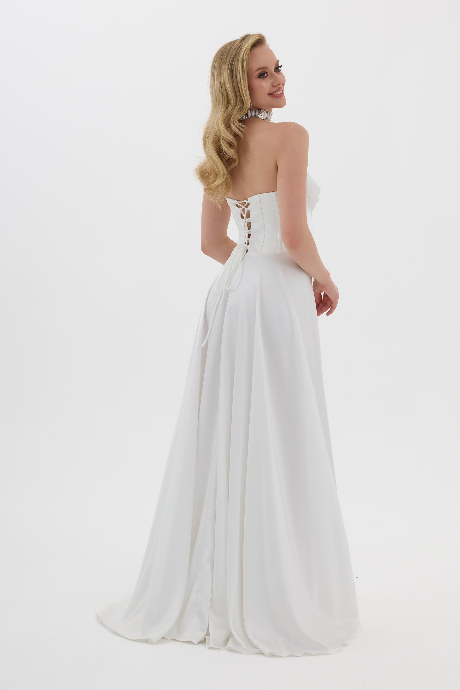 58528-2CARMENCarmen Beyaz Kedi Kulağı Yırtmaçlı Saten Nikah Elbisesi
