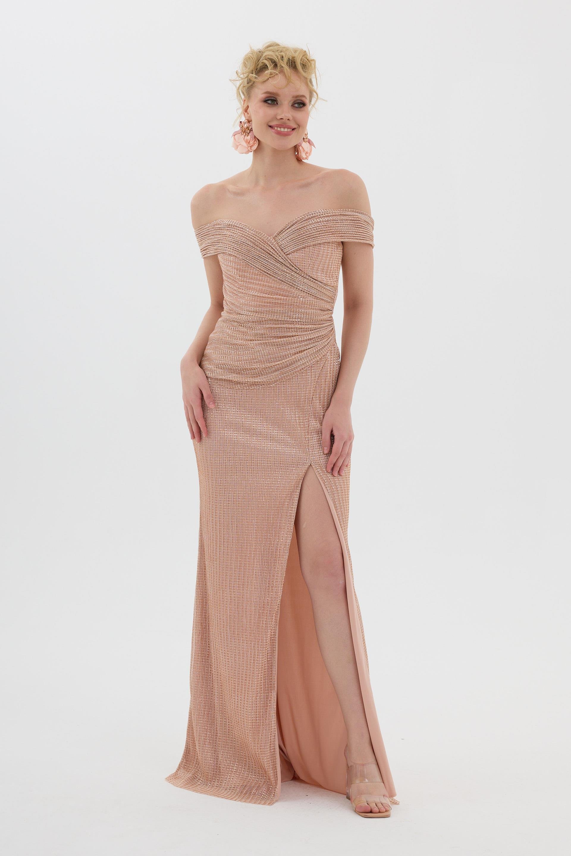 58549-9CARMENCarmen Gold Yırtmaçlı Simli Pilise Abiye Elbise