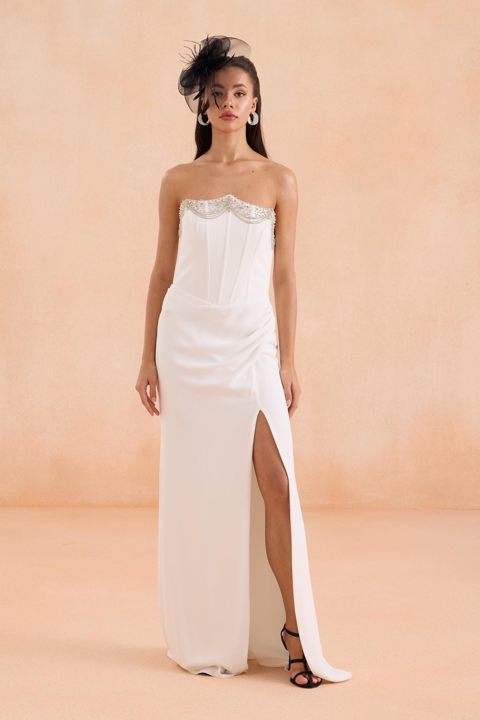 58551-2CARMENCarmen Beyaz Straplez İşlemeli Krep Nikah Elbisesi