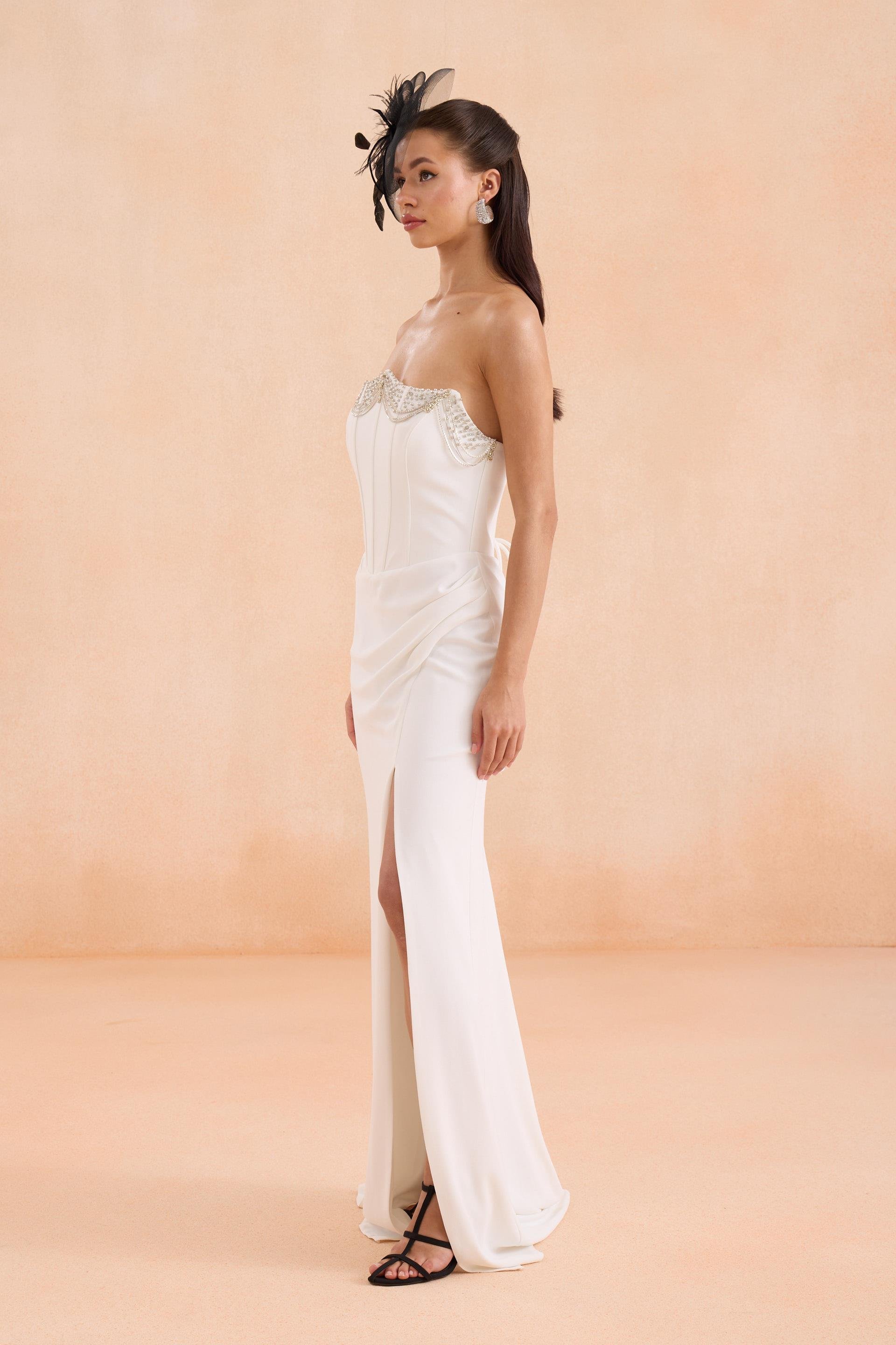 58551-2CARMENCarmen Beyaz Straplez İşlemeli Krep Nikah Elbisesi