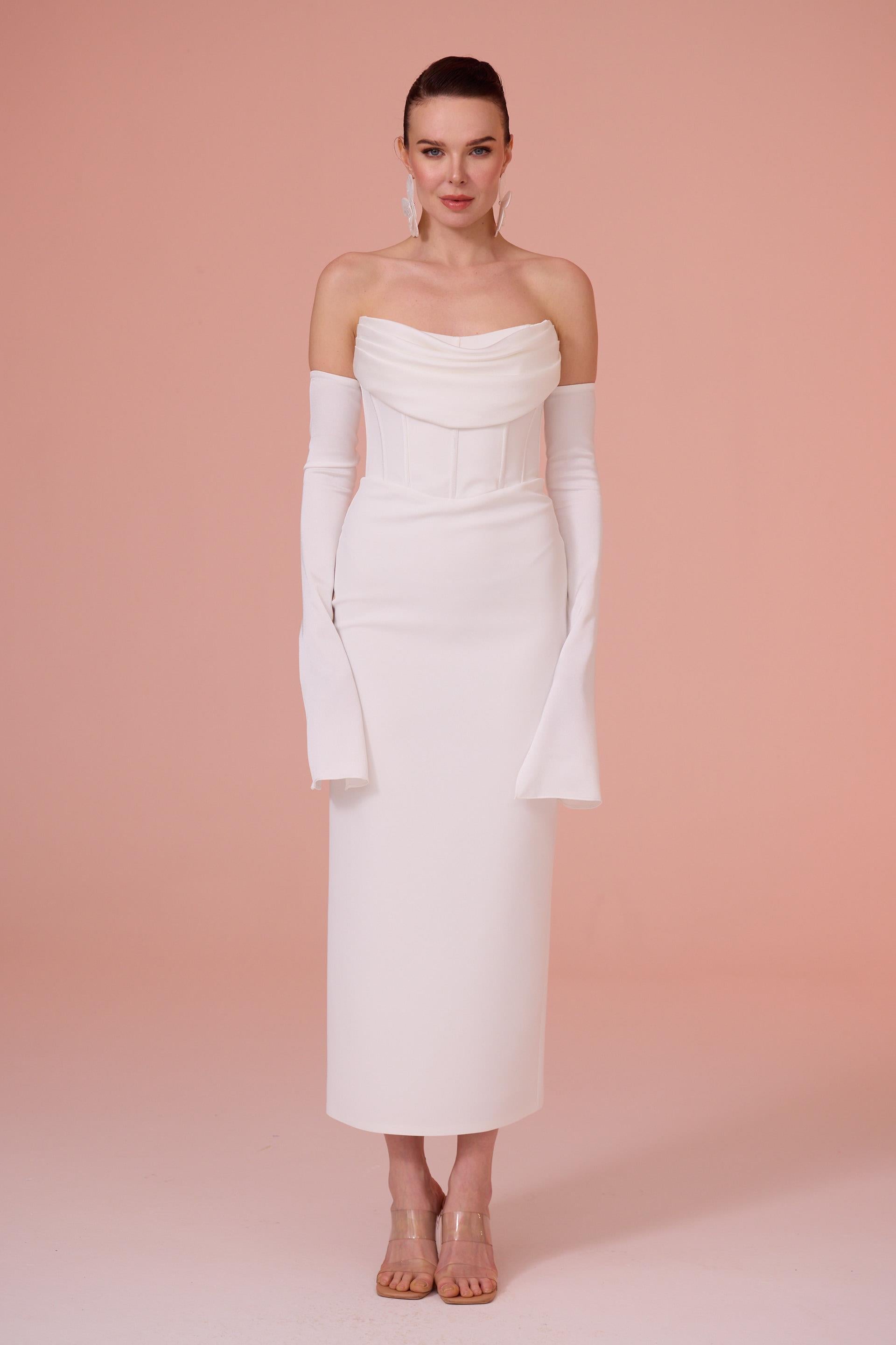 58563-2CARMENCarmen Beyaz Eldivenli Krep Nikah Elbisesi