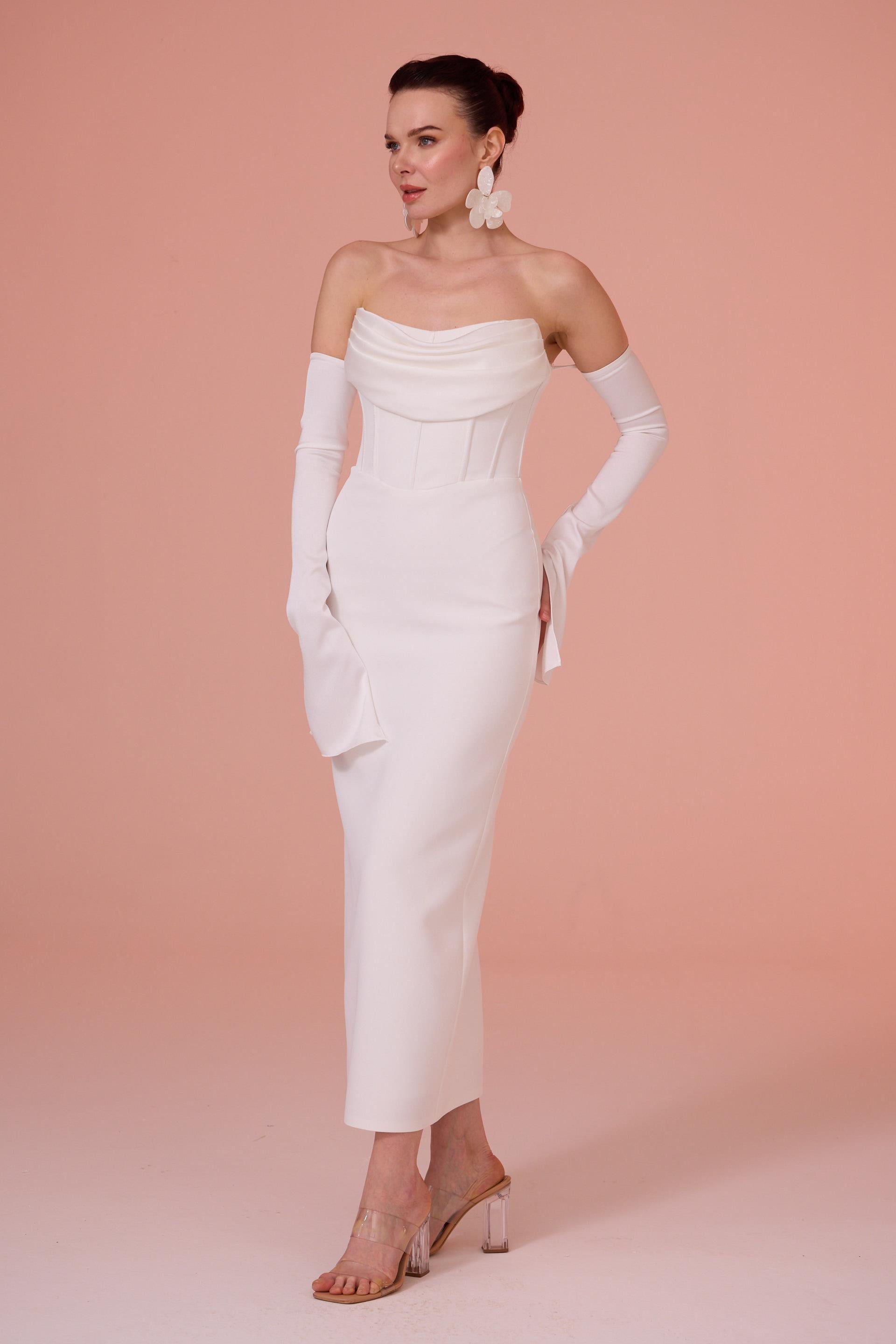 58563-2CARMENCarmen Beyaz Eldivenli Krep Nikah Elbisesi