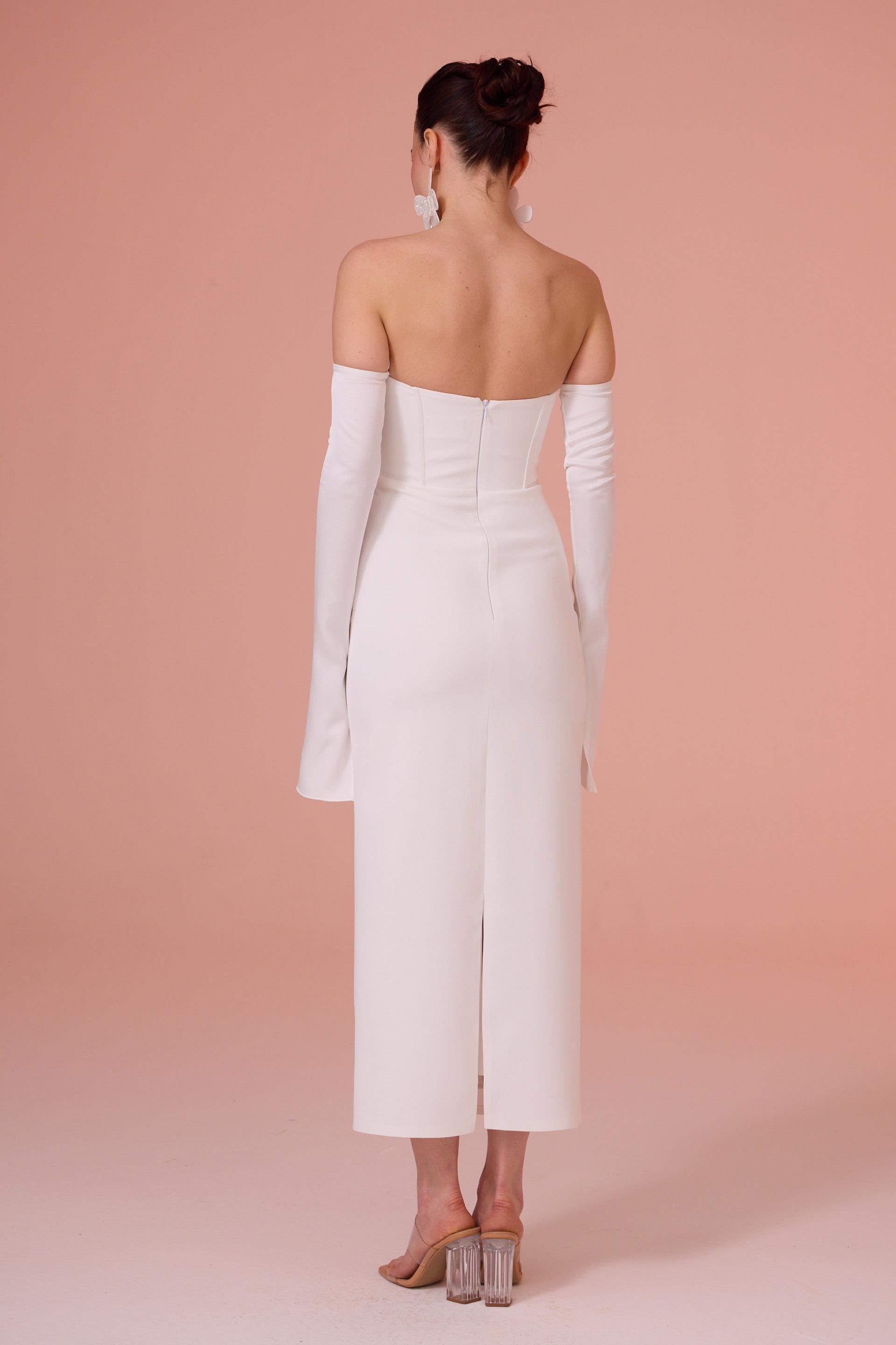 58563-2CARMENCarmen Beyaz Eldivenli Krep Nikah Elbisesi