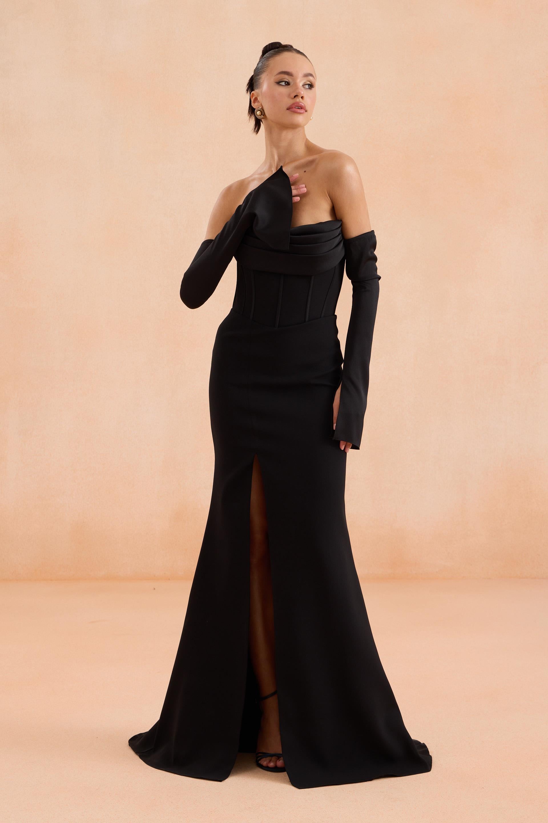 58571-27CARMENCarmen Siyah Eldivenli Yırtmaçlı Krep Abiye Elbise