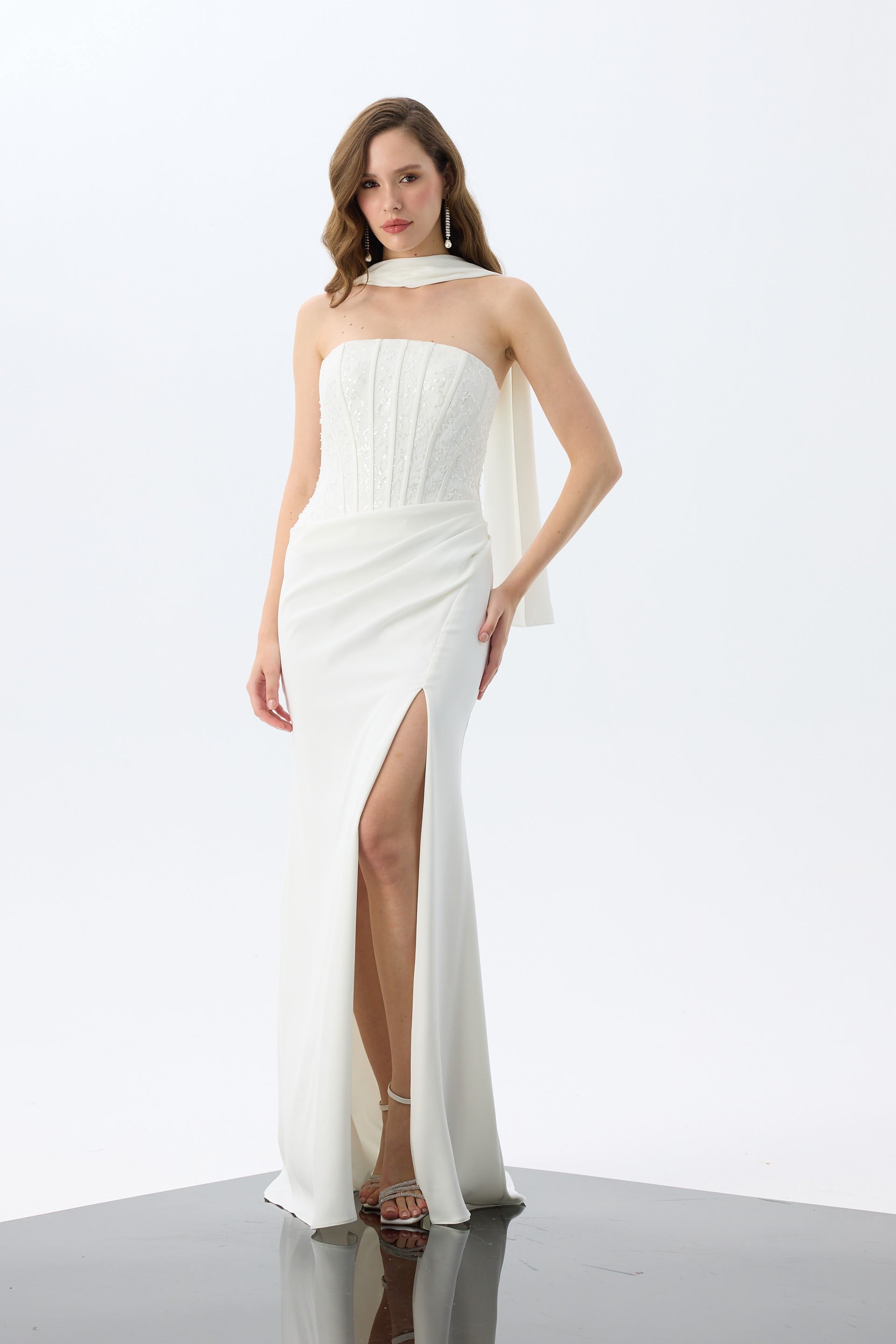 58664-2CARMENCarmen Beyaz Yırtmaçlı Şallı Krep Nikah Elbisesi