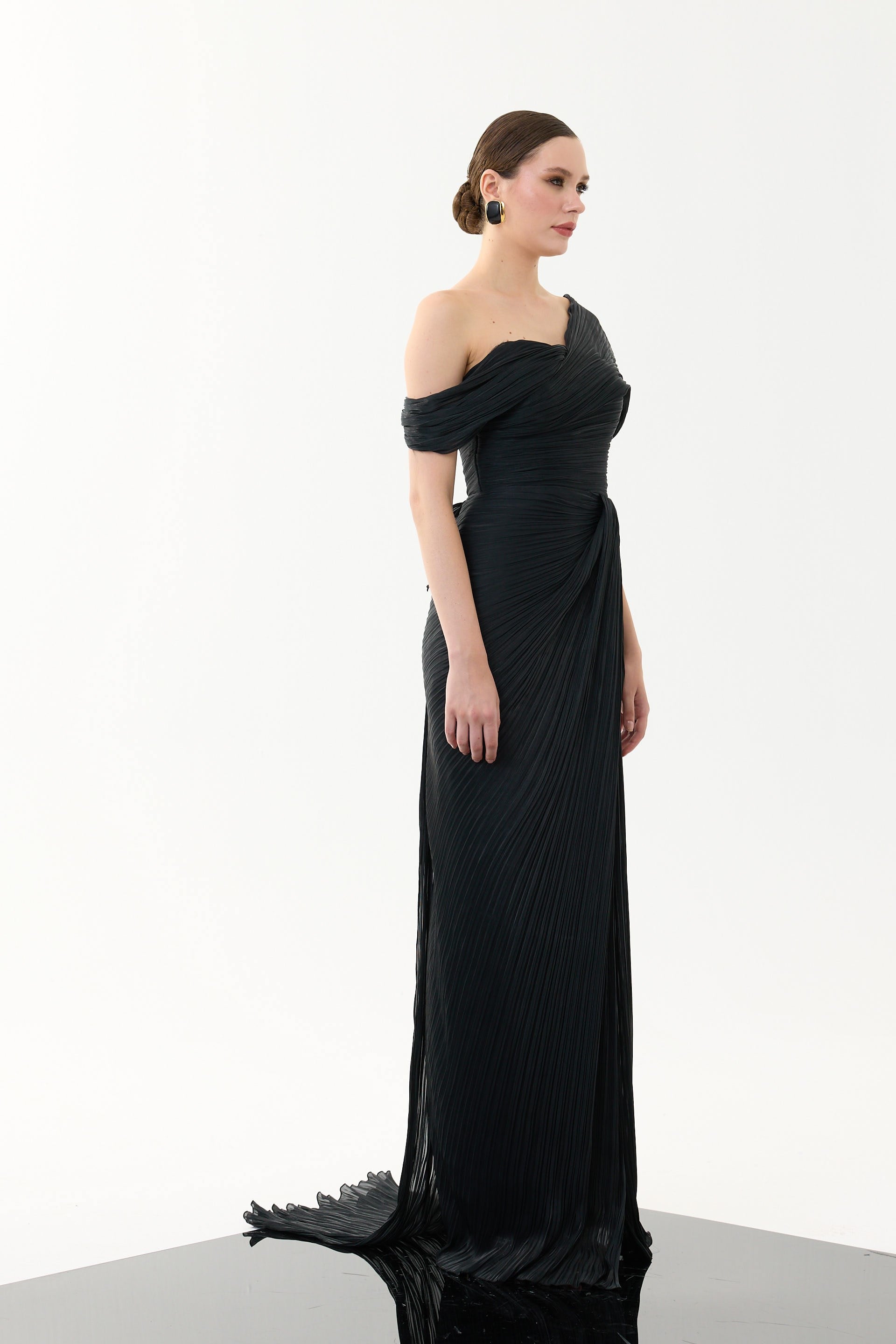 58698-27CARMENCarmen Siyah Tek Kol Pliseli Organze Abiye Elbise
