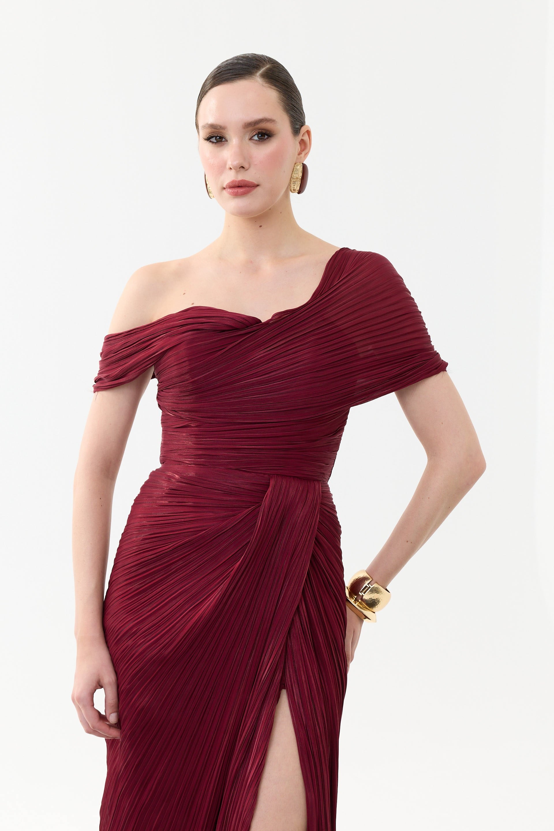 58698-3CARMENCarmen Bordo Tek Kol Pliseli Organze Abiye Elbise