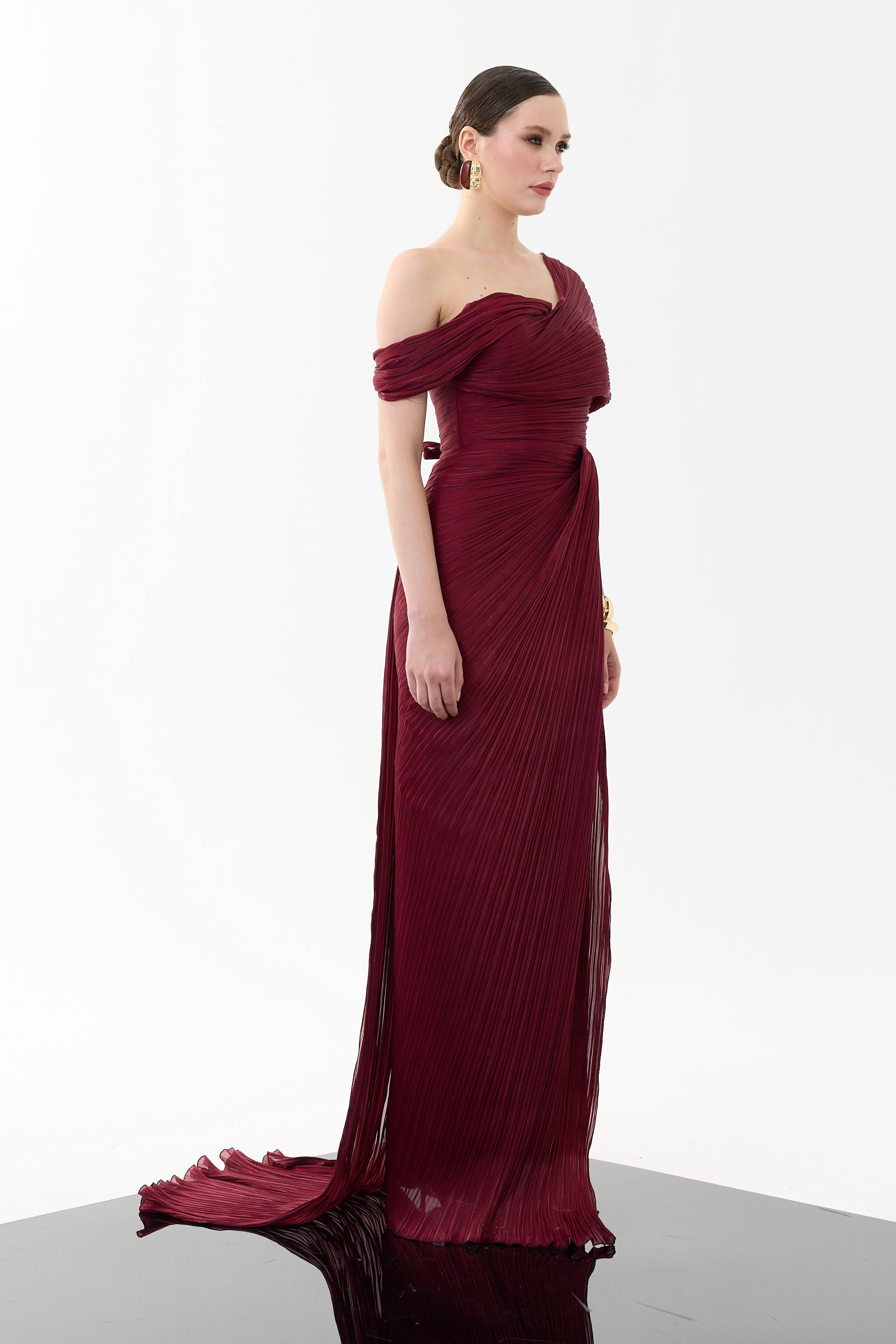 58698-3CARMENCarmen Bordo Tek Kol Pliseli Organze Abiye Elbise
