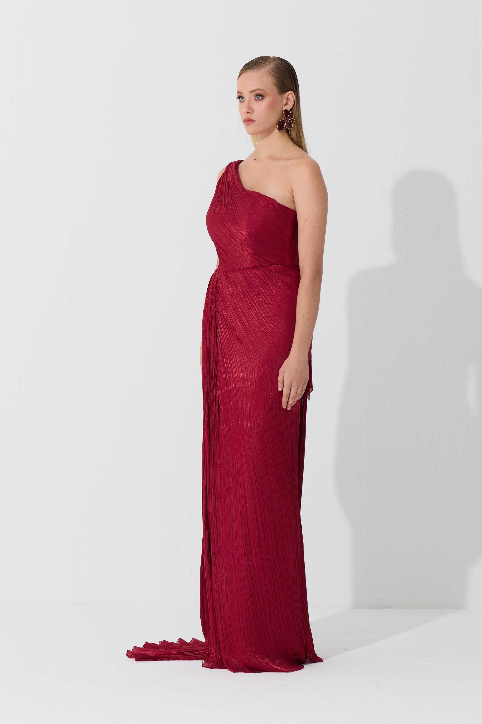 58739-3CARMENCarmen Bordo Tek Kol Yırtmaçlı Organze Abiye Elbise
