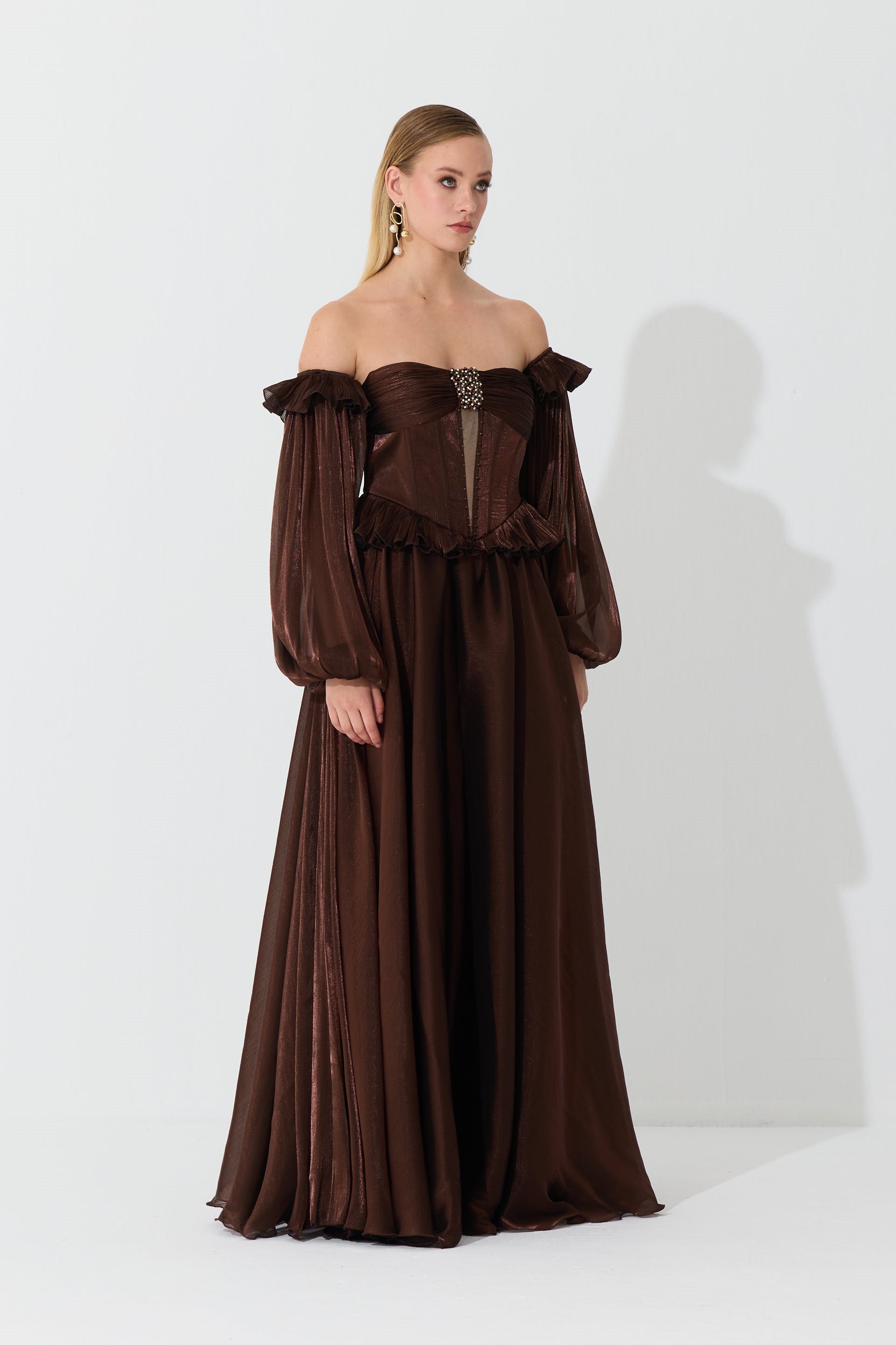 58740-38CARMENCarmen Kahve Straplez Taş Detaylı Organze Abiye Elbise