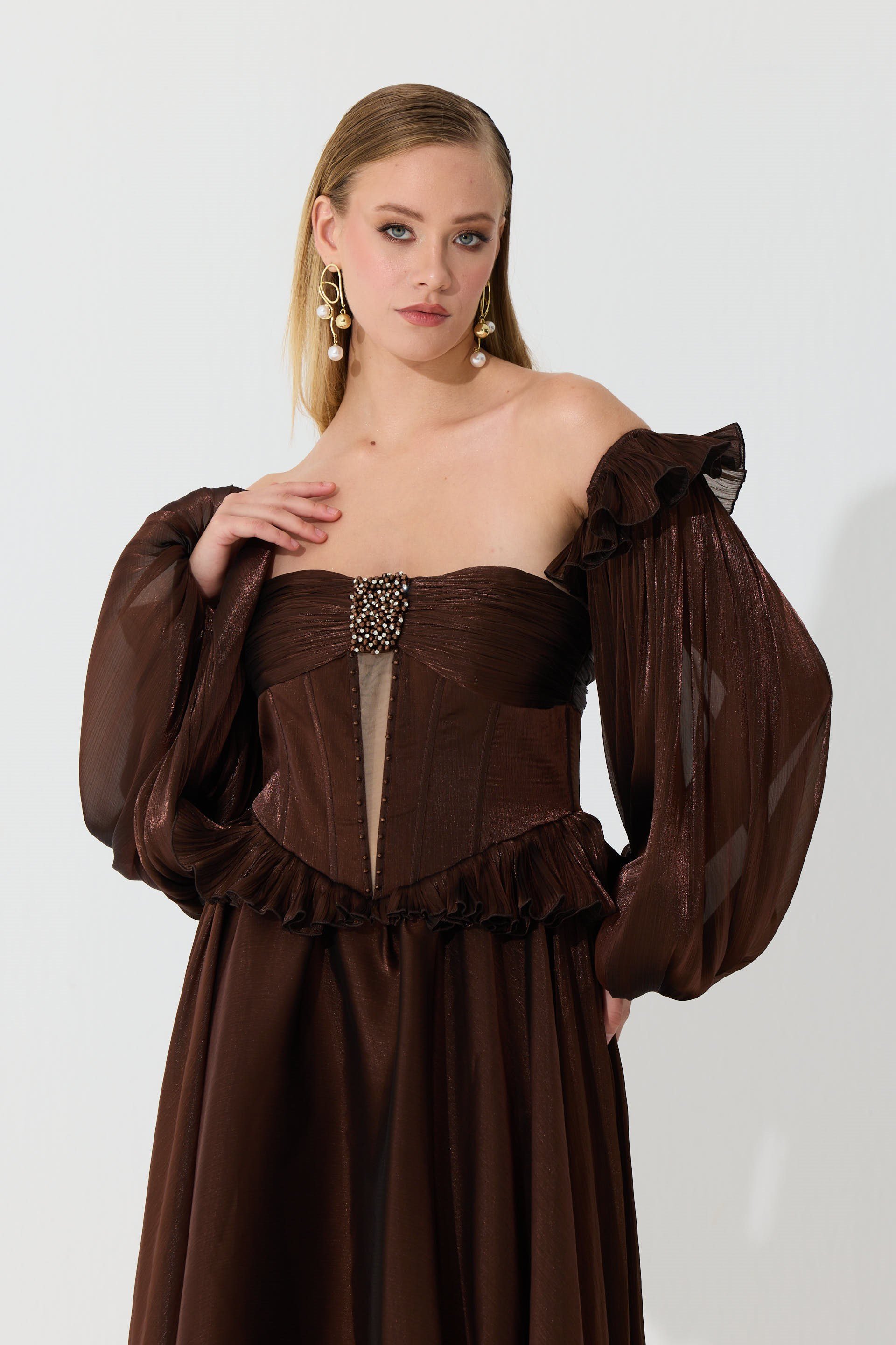 58740-38CARMENCarmen Kahve Straplez Taş Detaylı Organze Abiye Elbise