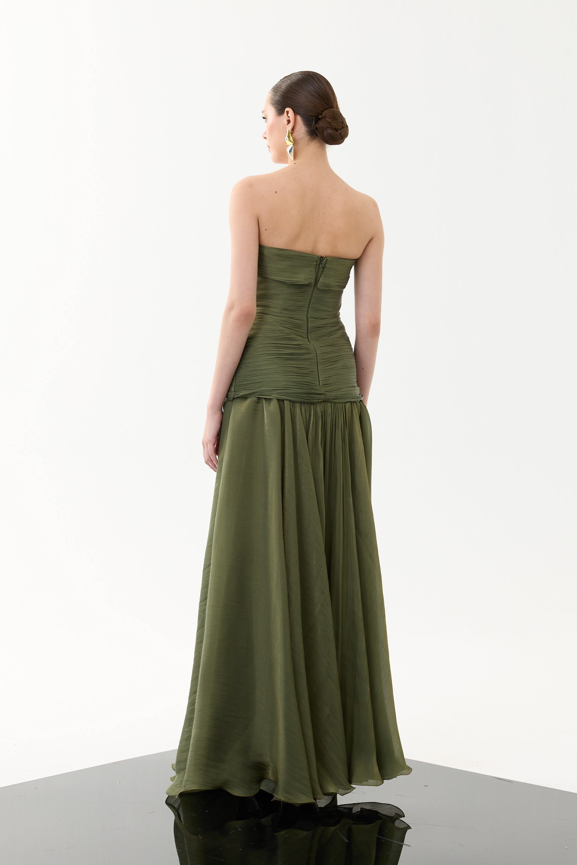 58752-12CARMENCarmen Haki Straplez Yırtmaçlı Organze Abiye Elbise