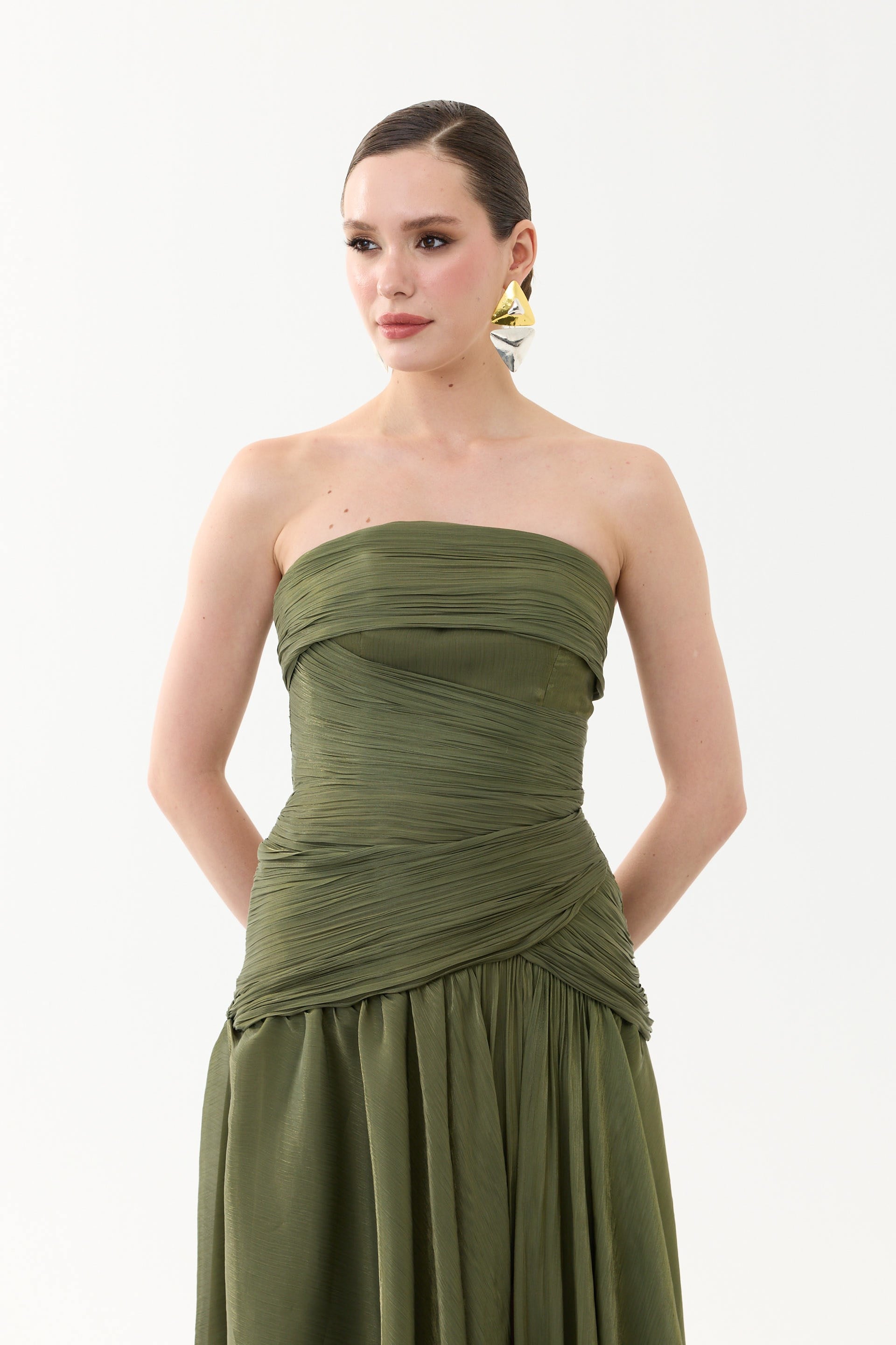 58752-12CARMENCarmen Haki Straplez Yırtmaçlı Organze Abiye Elbise