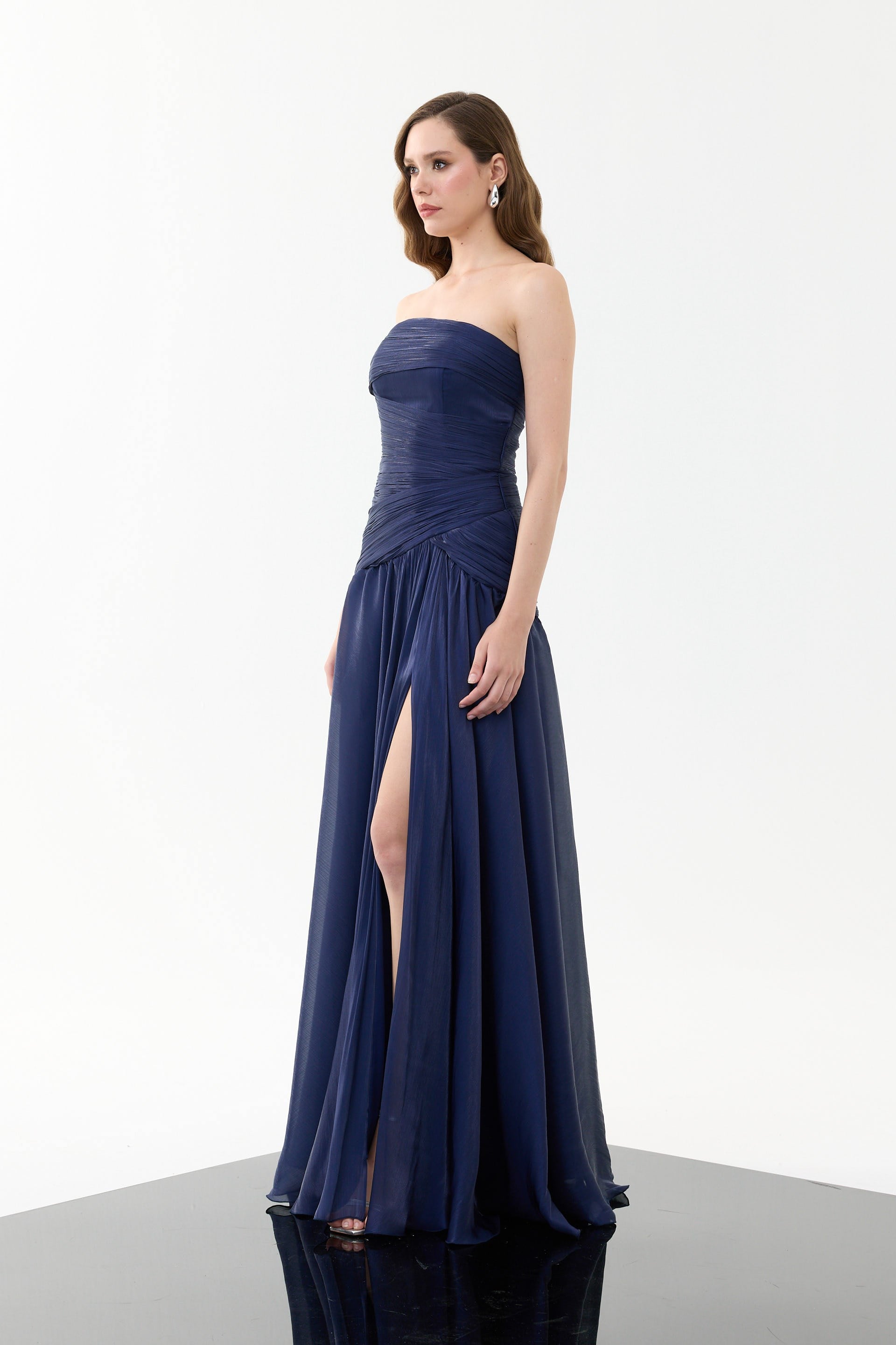 58752-14CARMENCarmen Lacivert Straplez Yırtmaçlı Organze Abiye Elbise