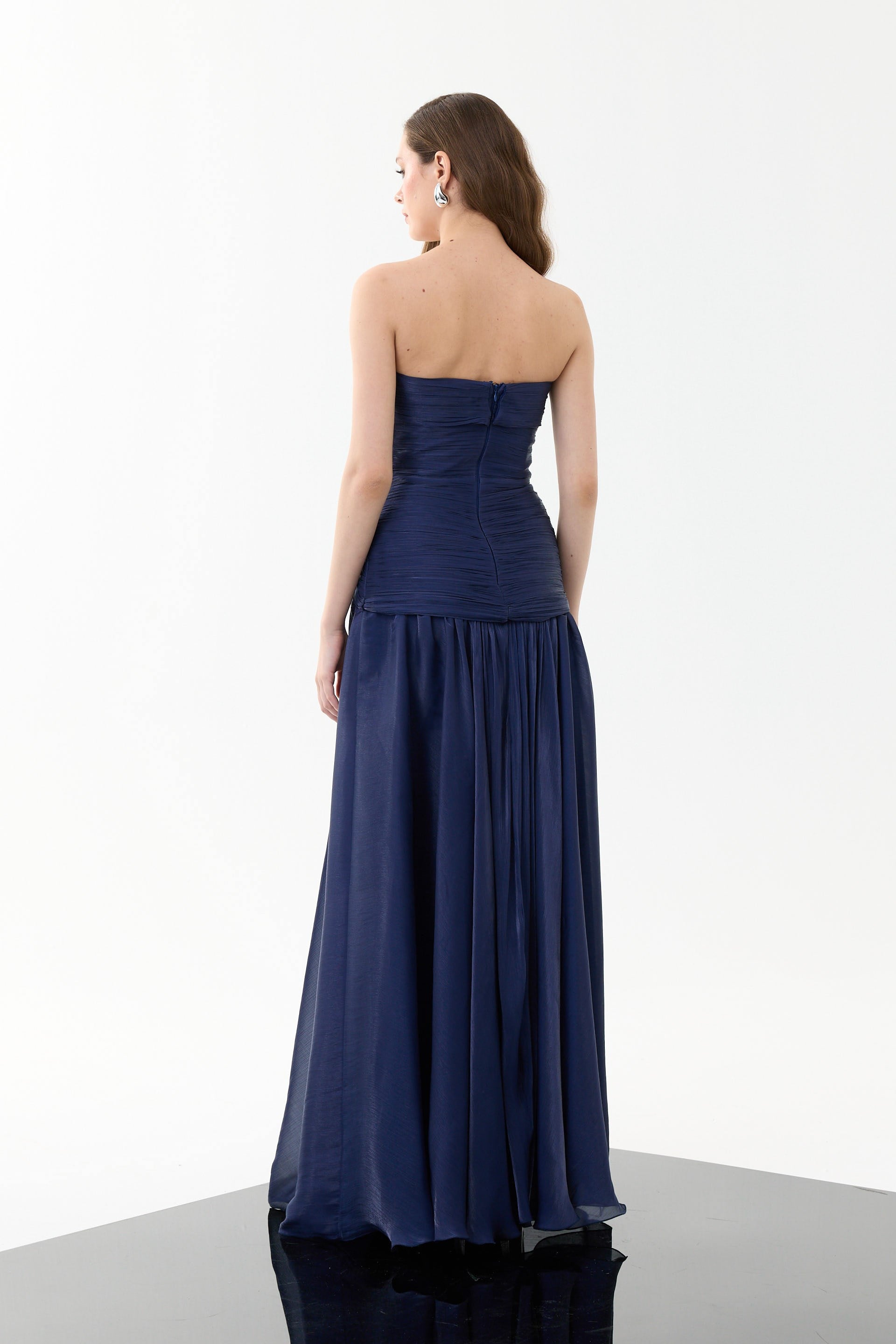 58752-14CARMENCarmen Lacivert Straplez Yırtmaçlı Organze Abiye Elbise