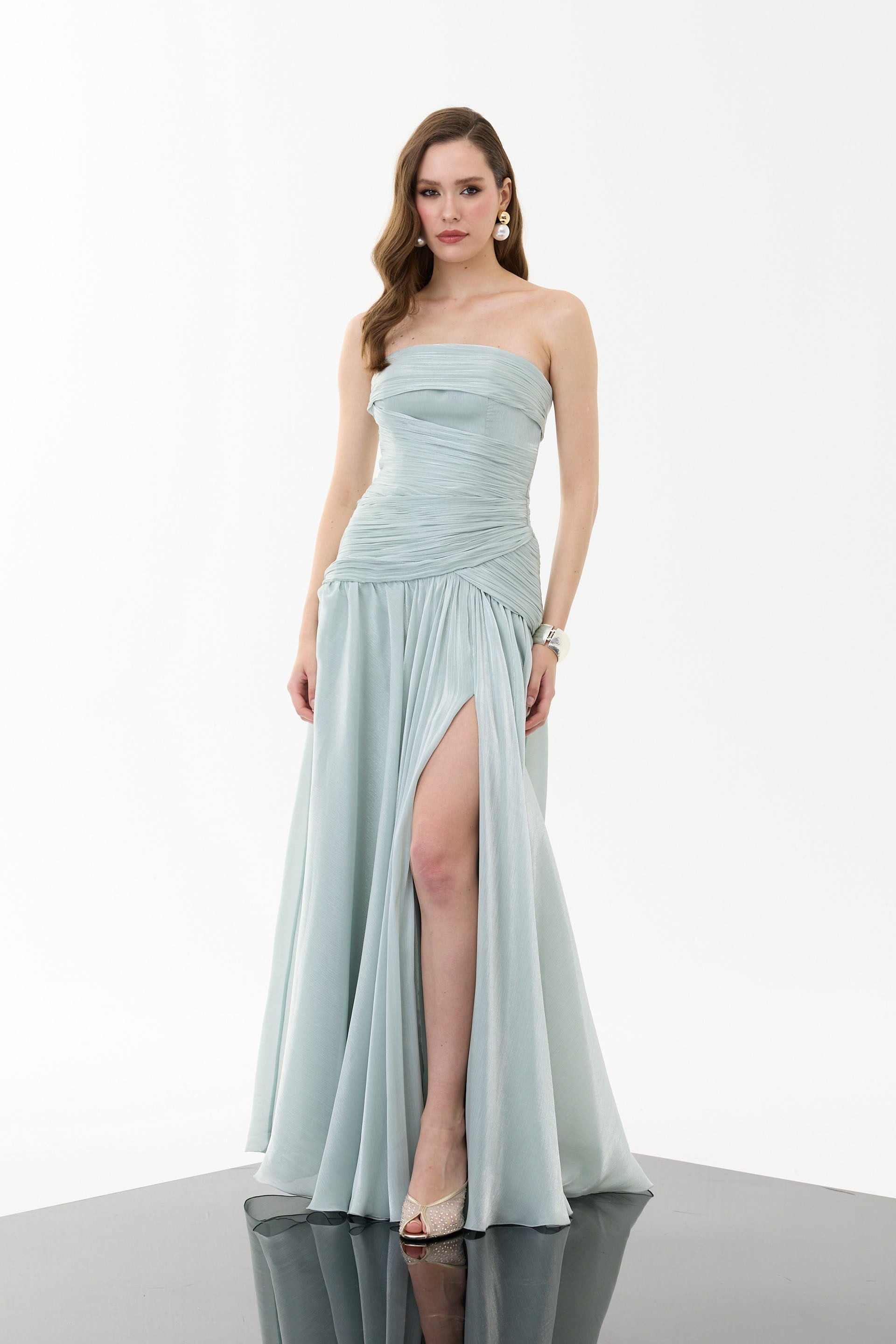 58752-86CARMENCarmen Çağla Straplez Yırtmaçlı Organze Abiye Elbise