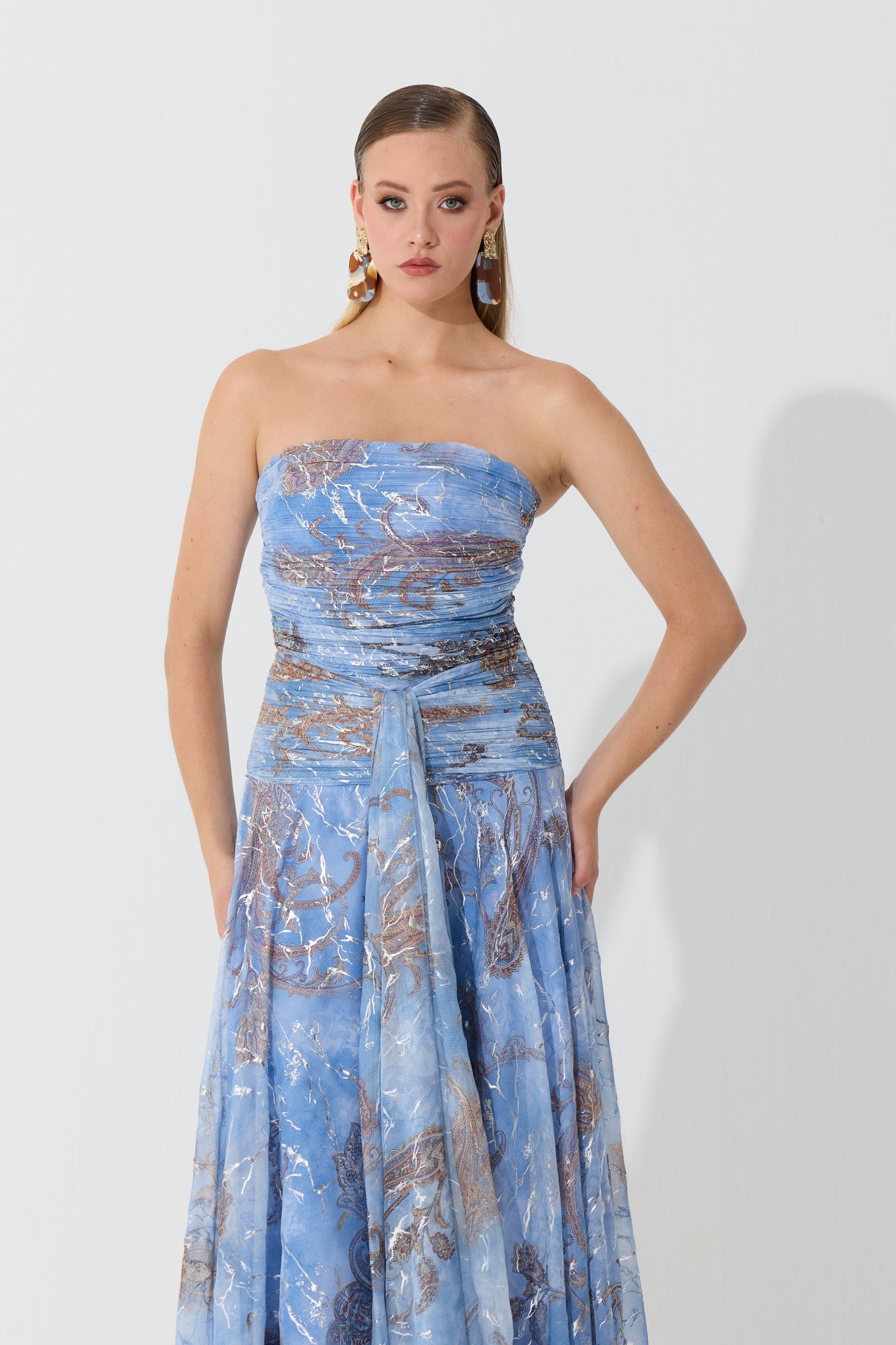 58778-54CARMENCarmen İndigo Straplez Desenli Abiye Elbise