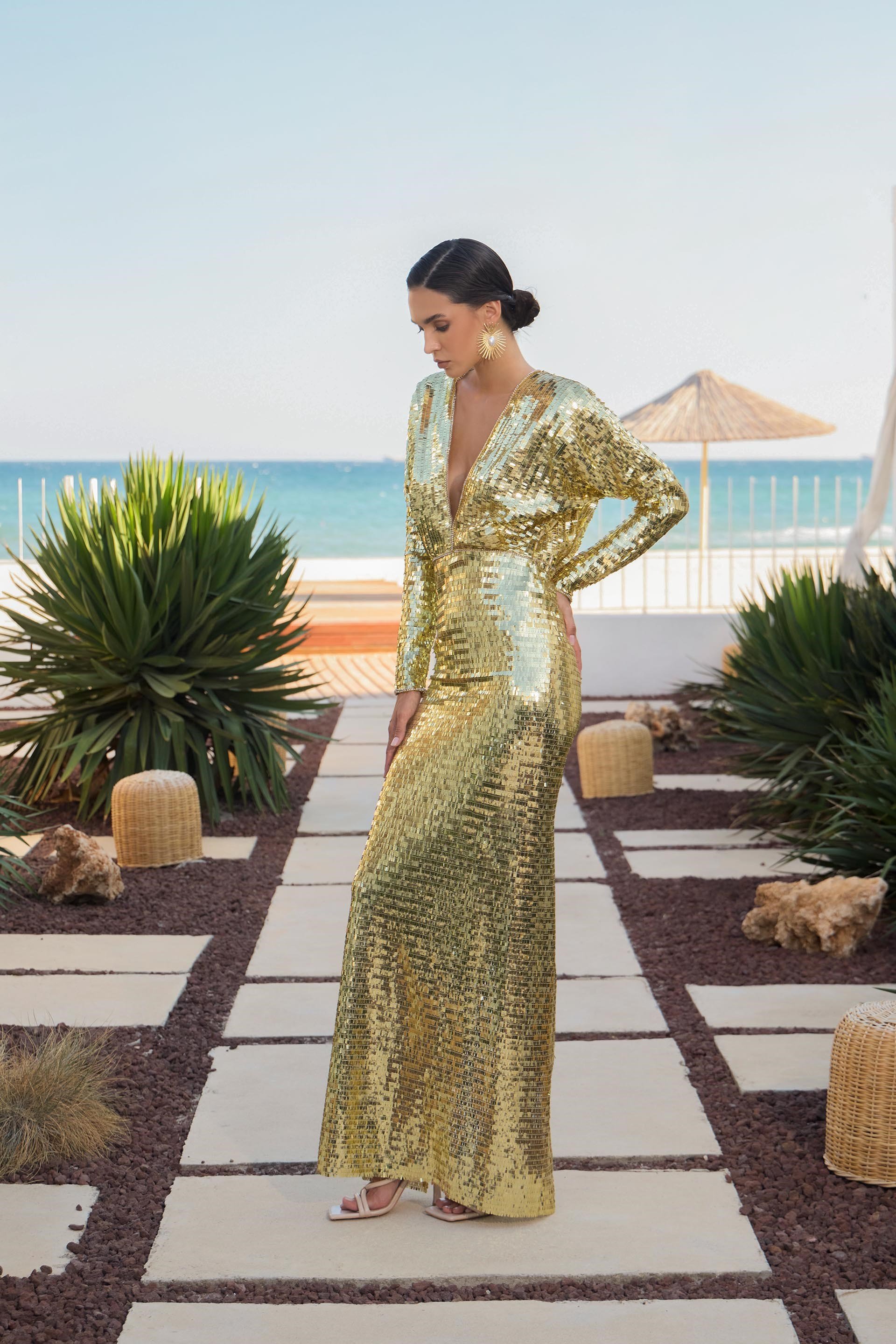 58809-9CARMENCarmen Gold Uzun Kollu Dekolteli Payetli Abiye Elbise