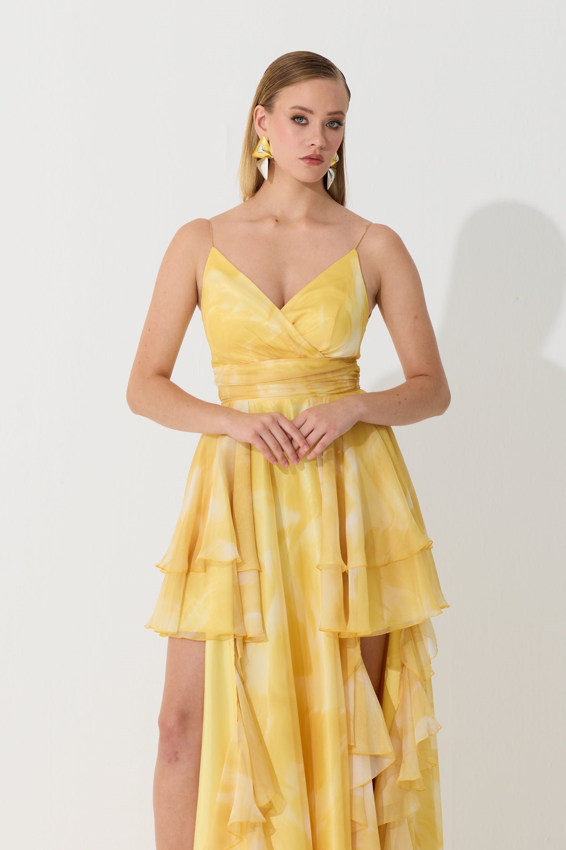 55886-26Eva FashionEva Fashion Sarı Askılı Yırtmaçlı Desenli Abiye Elbise