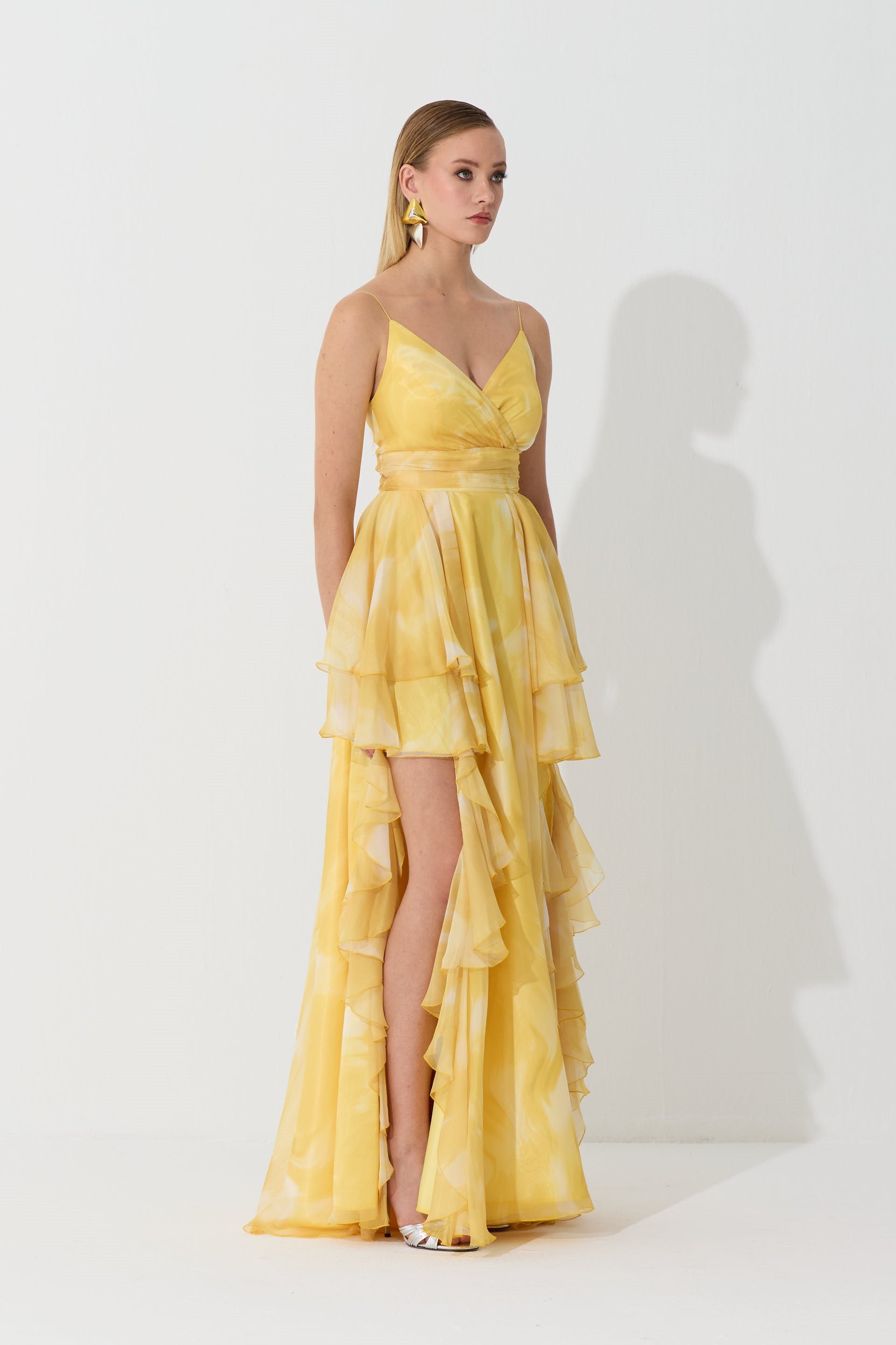 55886-26Eva FashionEva Fashion Sarı Askılı Yırtmaçlı Desenli Abiye Elbise