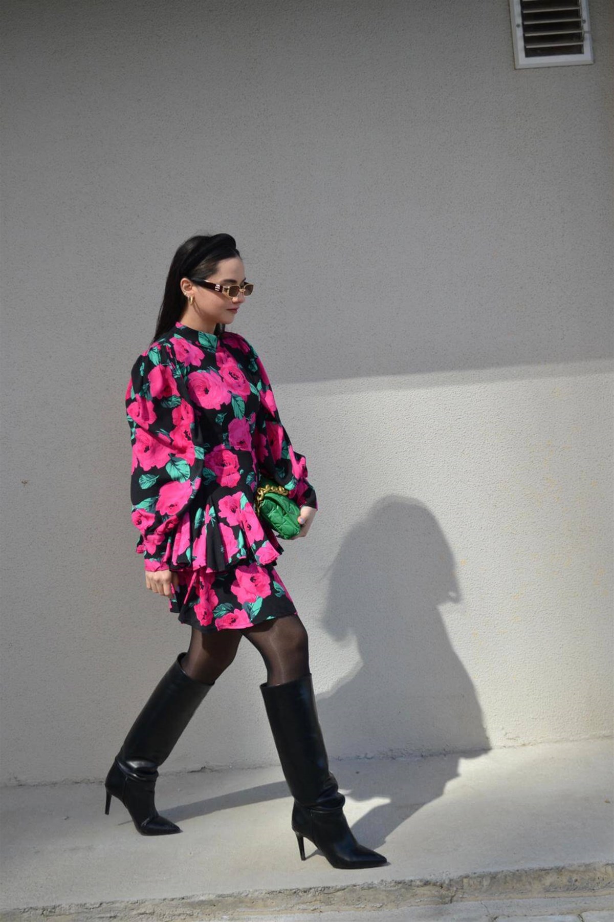 ÇİÇEK DETAYLI TASARIM ELBİSE