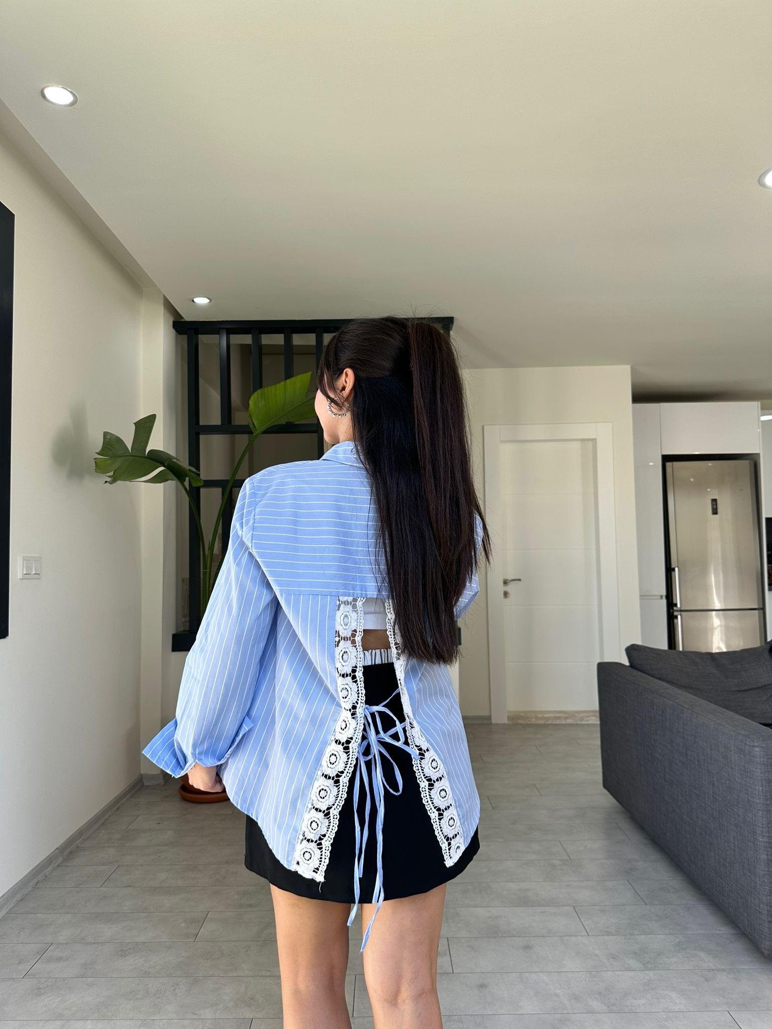 DANTEL DETAY ÇİZGİLİ GÖMLEK