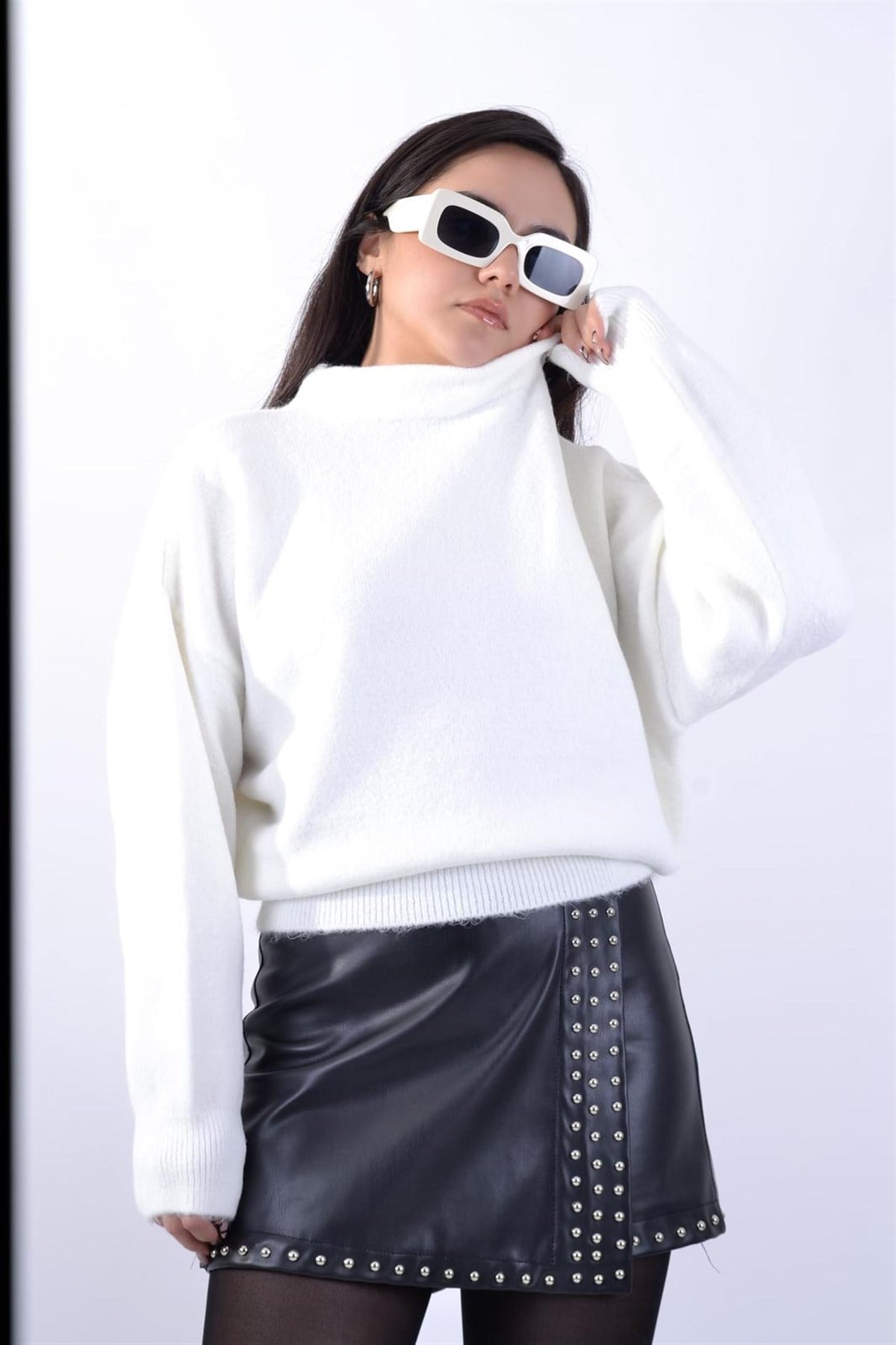 DİK YAKA BASİC KAZAK 