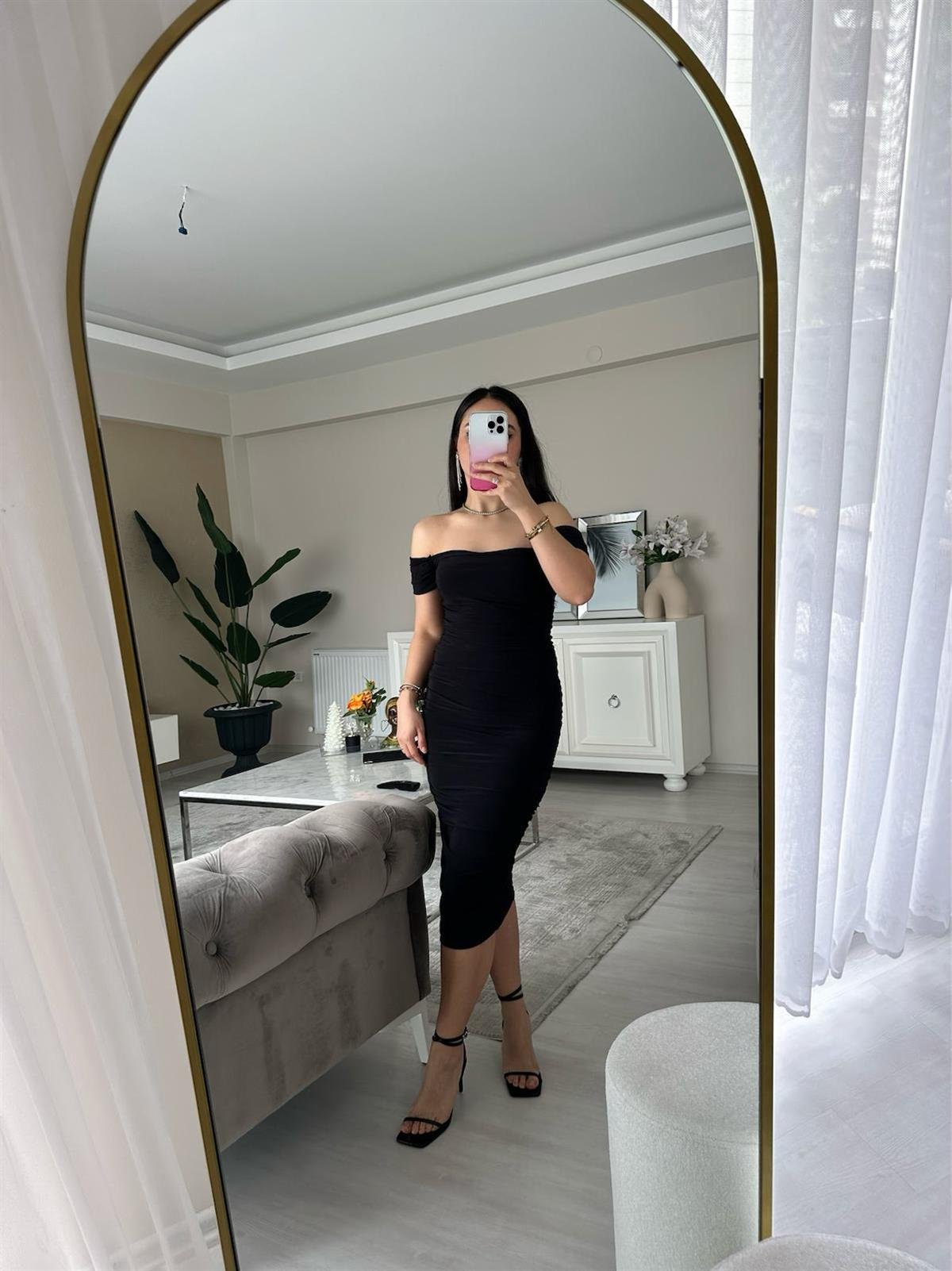 DRAPELİ SİYAH ELBİSE