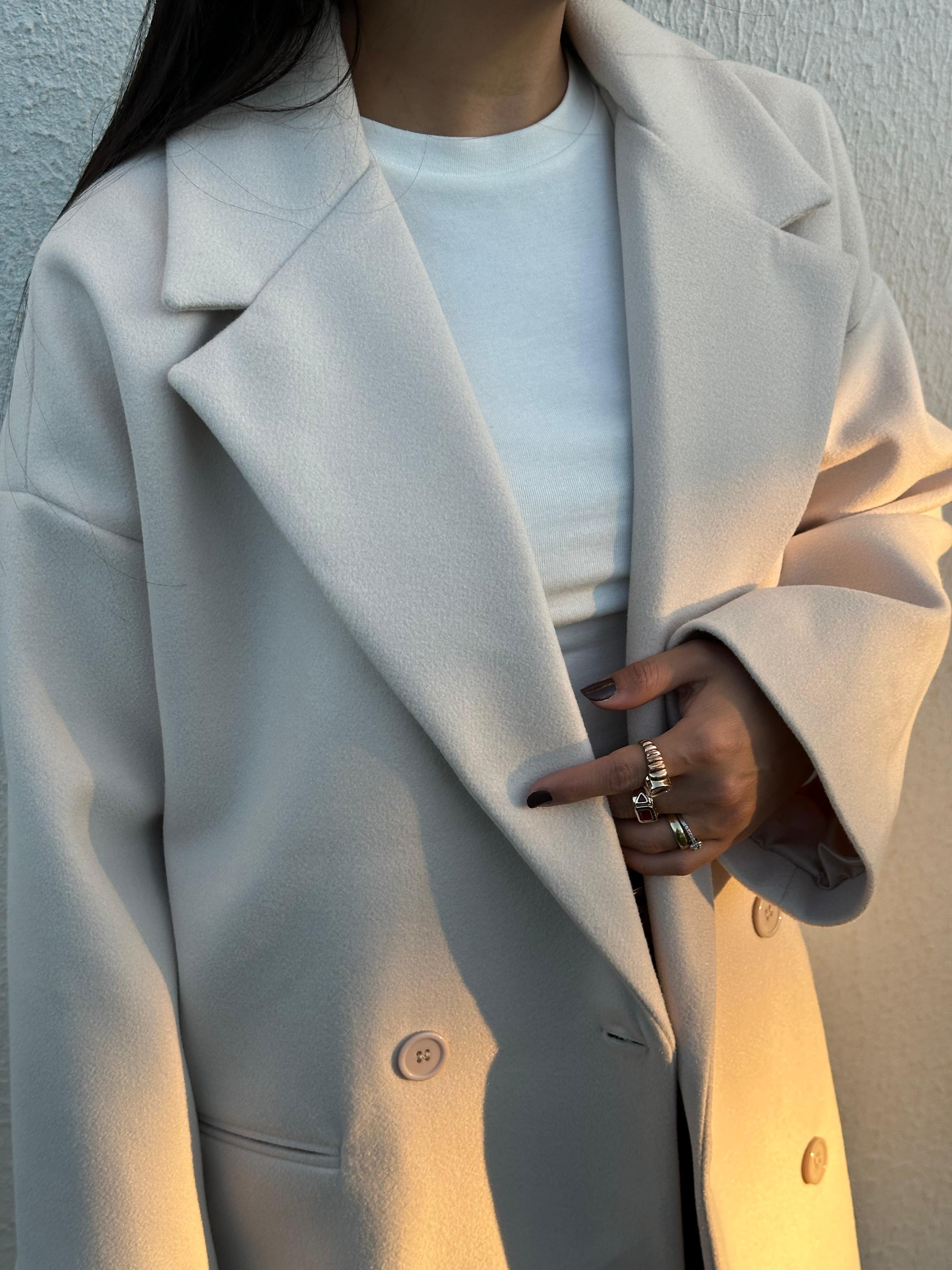 KREM OVERSİZE KAŞE KABAN