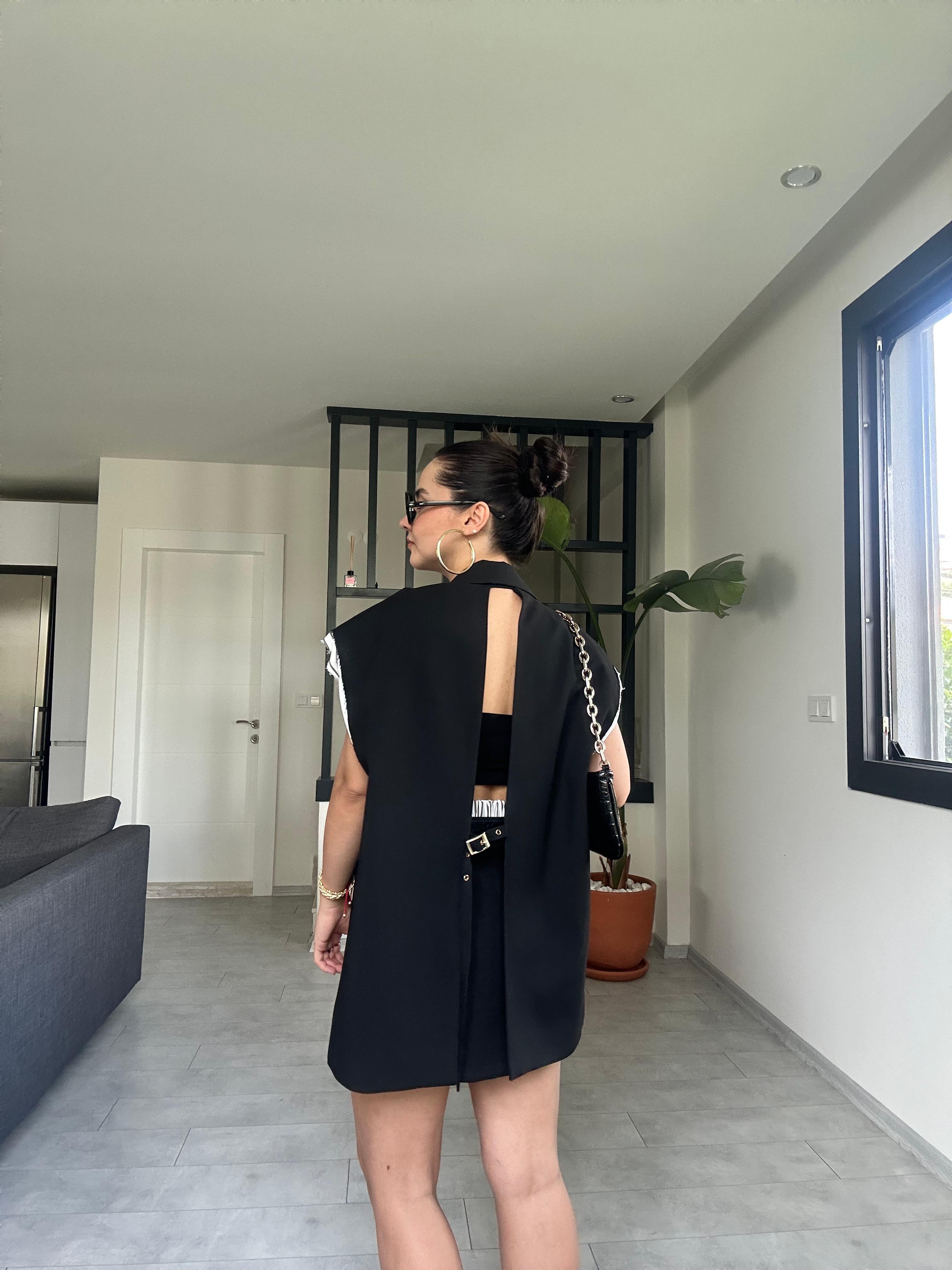 OVERSİZE SIRT DEKOLTELİ YELEK