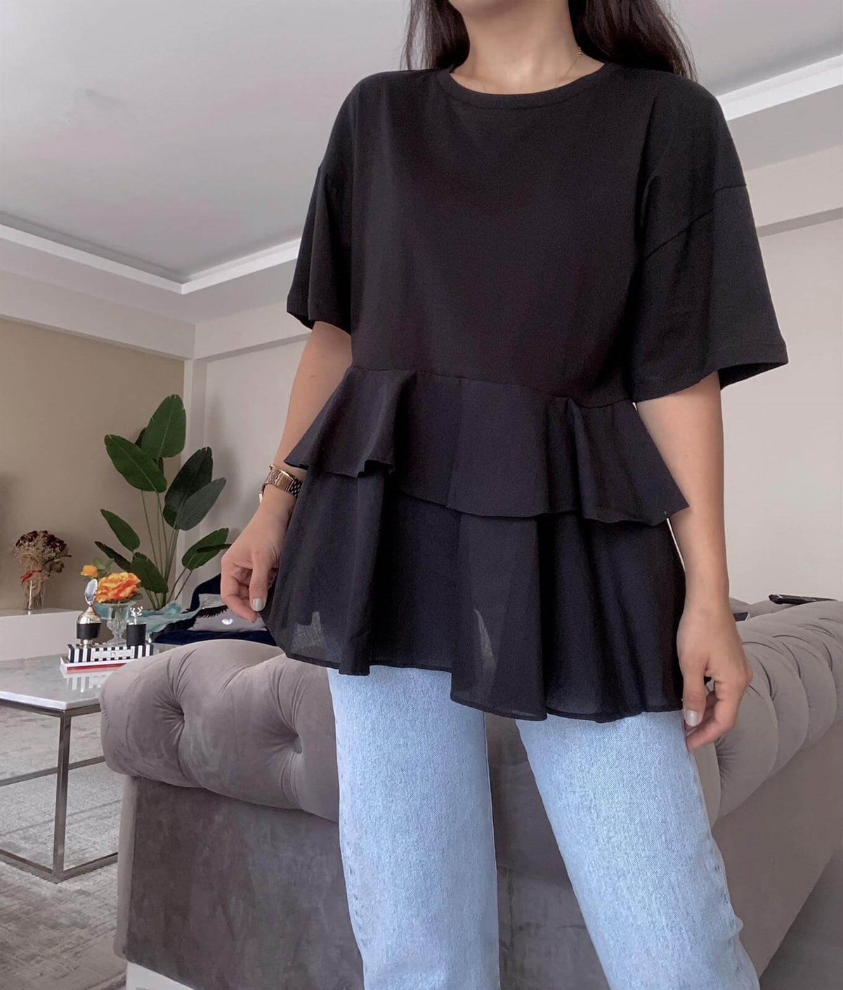 SİYAH VOLANLI TSHİRT 