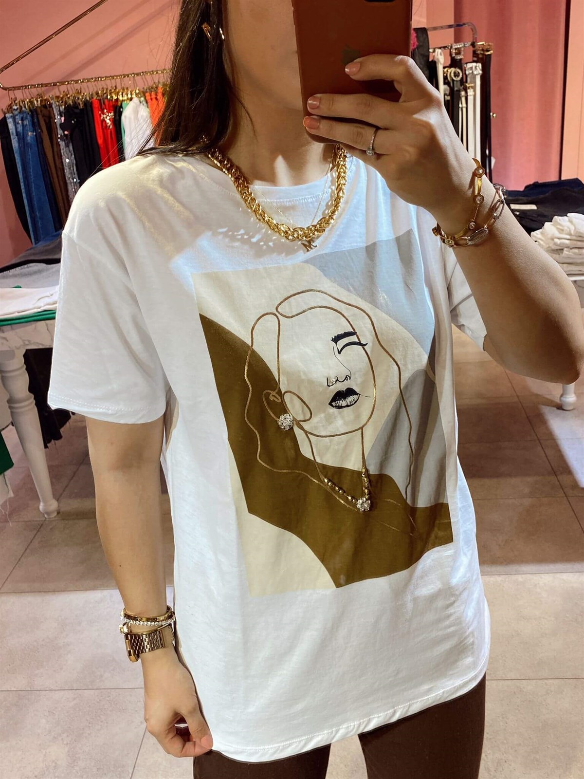 TAŞ DETAYLI TSHİRT